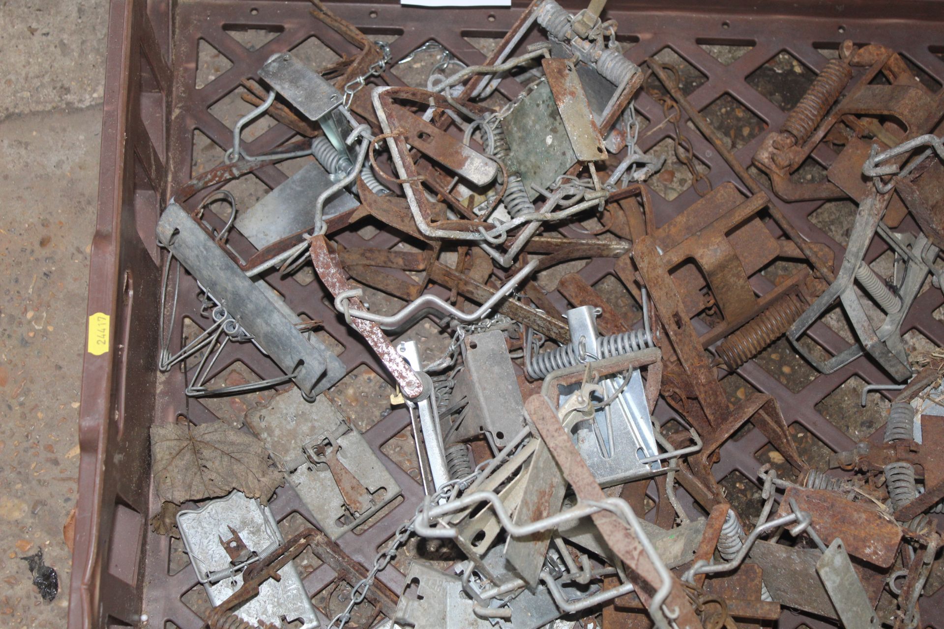 Tray of Fenn traps and rat and mouse traps. - Image 2 of 3