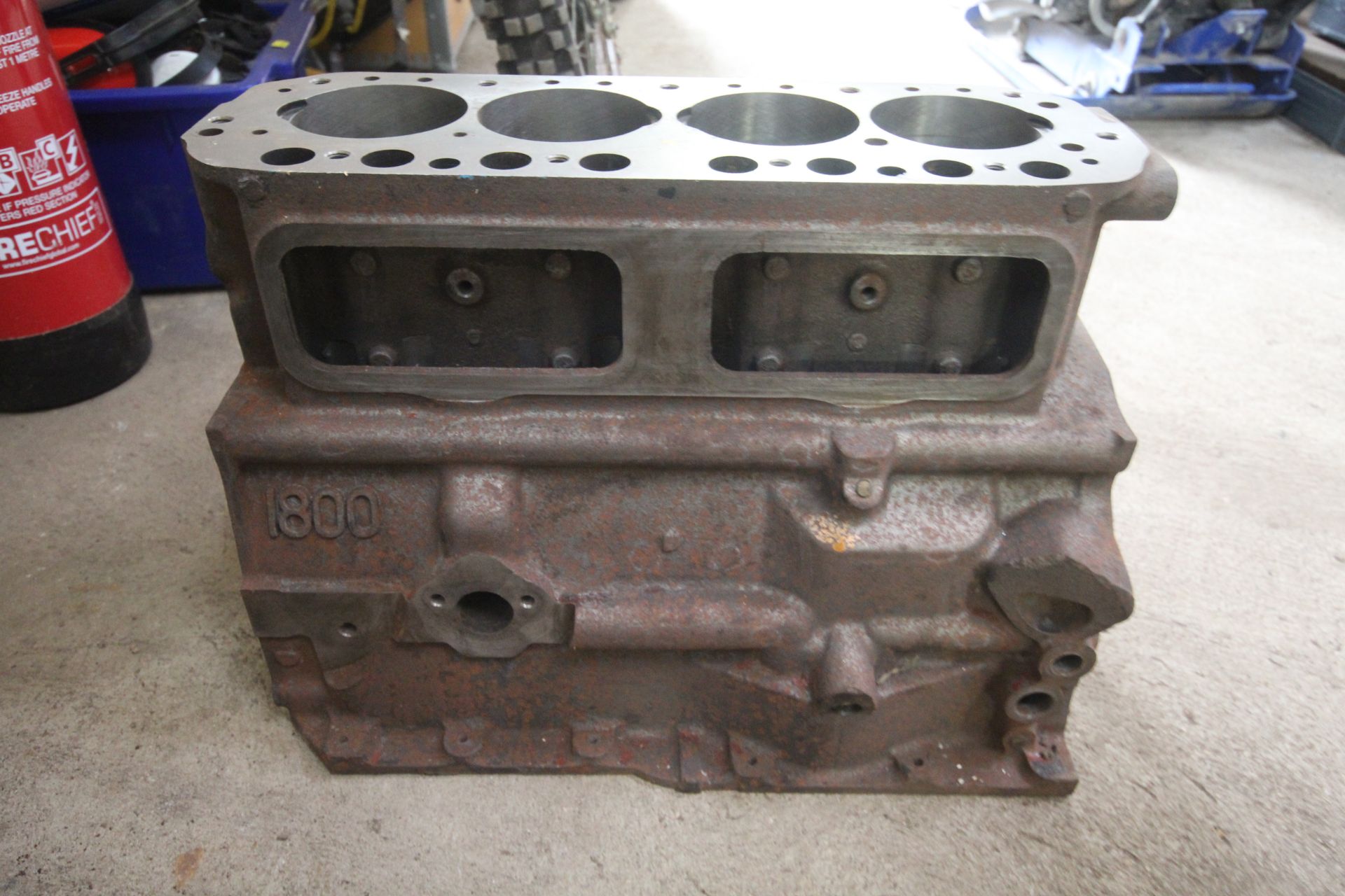 MGB 1800cc block. With various parts including pis - Image 6 of 8