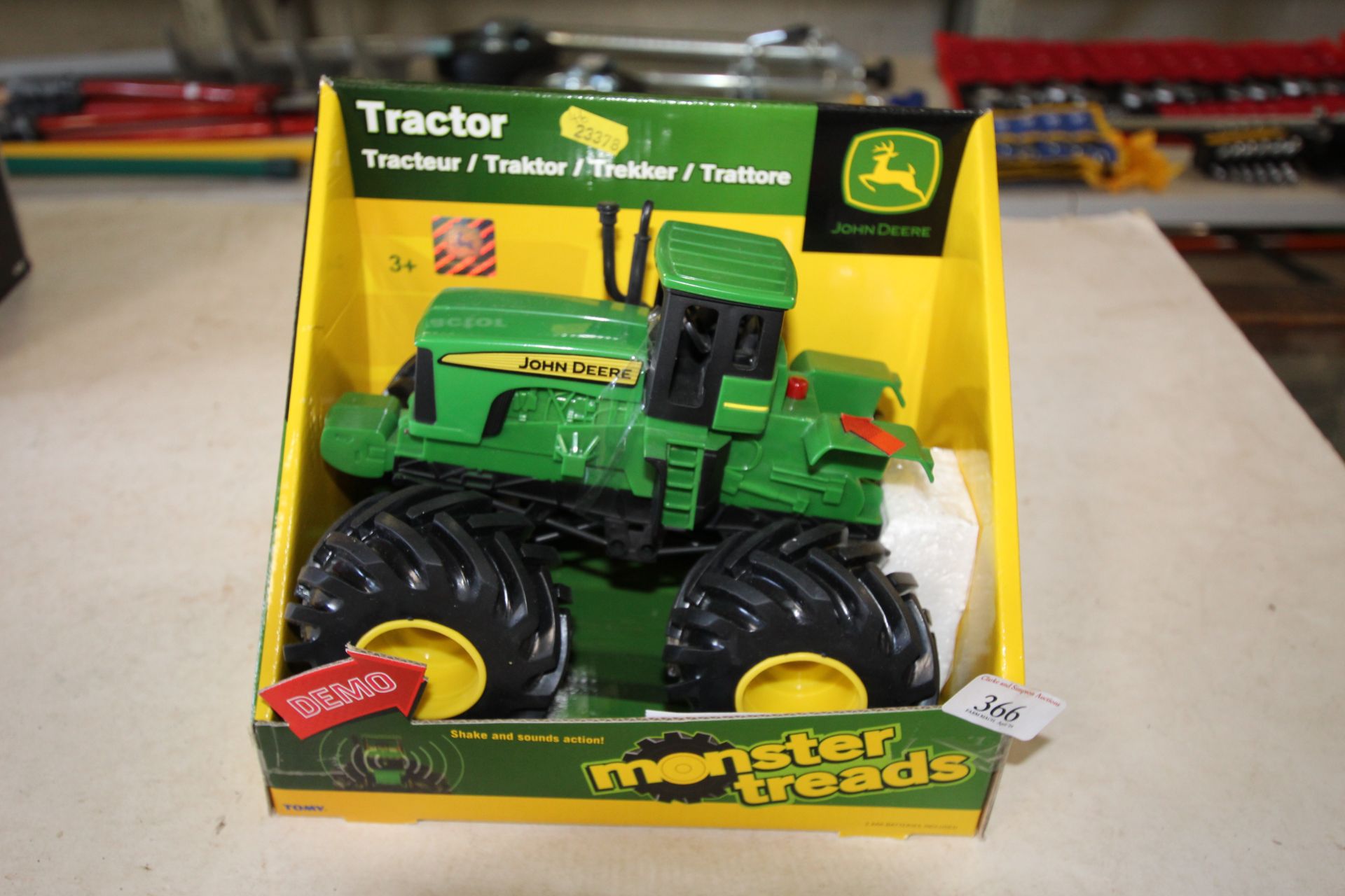 Tomy John Deere Shakes & Sound Tractor. V