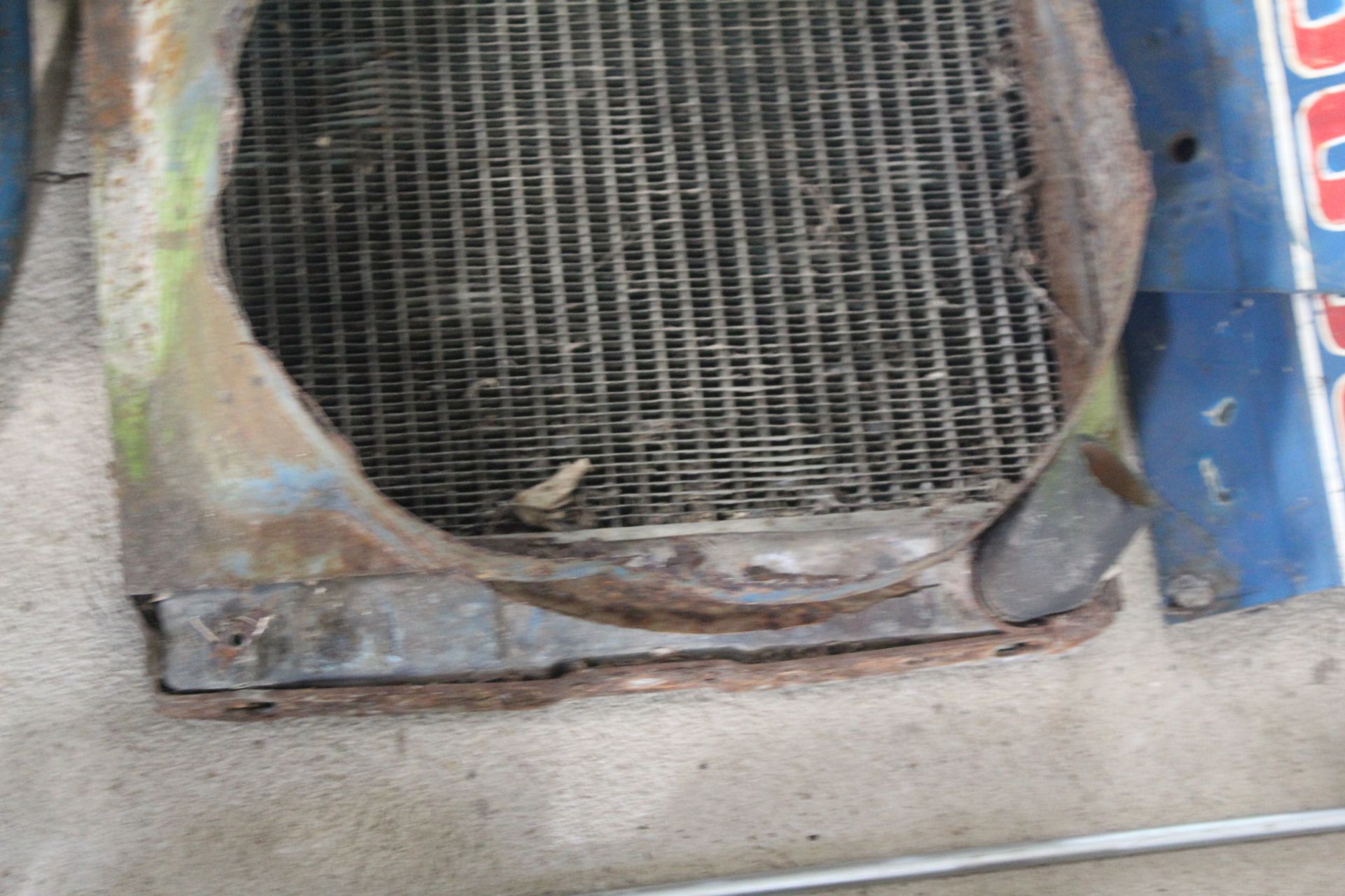 Ford radiator. - Image 2 of 3