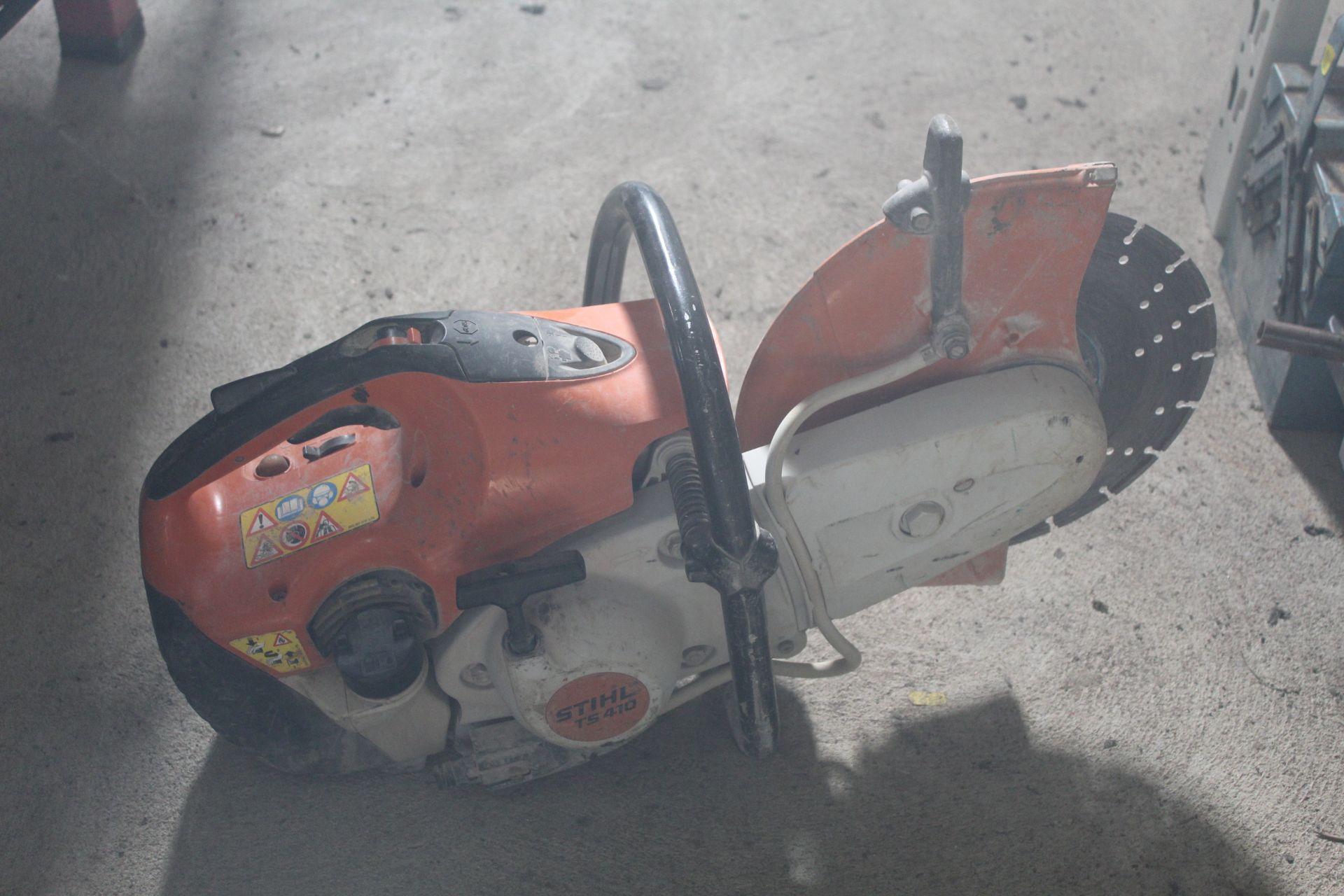 Stihl petrol disc cutter. TS 410 For sale on behalf of the Liquidators. V - Image 3 of 4