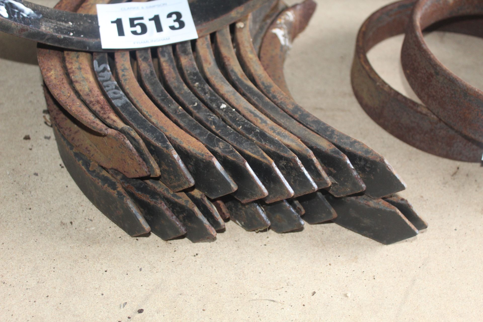 Quantity of unused reversible cultivator/ pigtail points. - Image 2 of 2