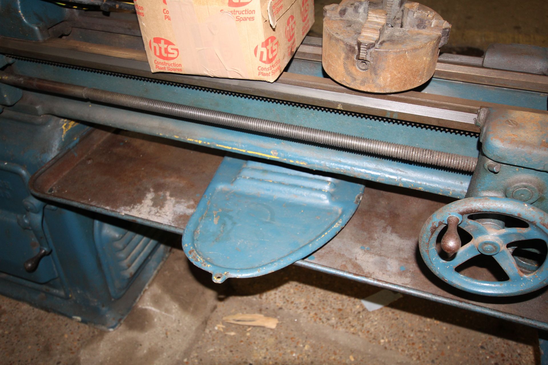 Southlands metal working lathe. With 2.5ft bed and some tooling. - Image 5 of 15