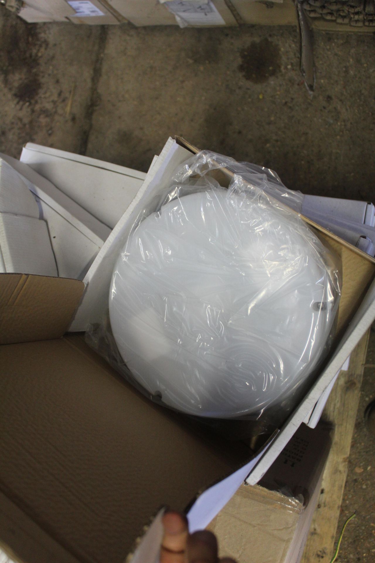 Large quantity of light fittings, junction boxes, - Image 5 of 5