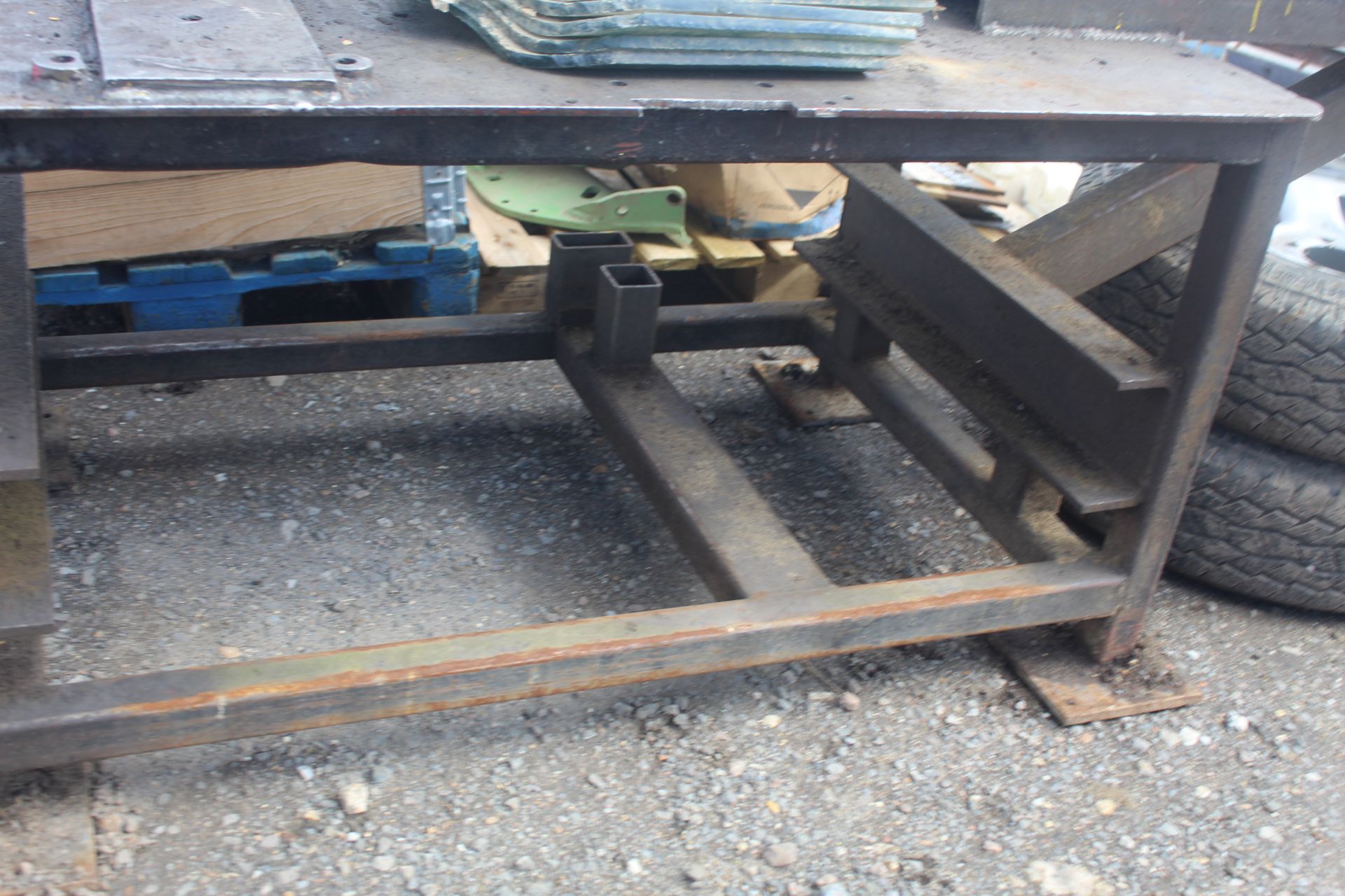 Heavy duty metal bench. - Image 3 of 4