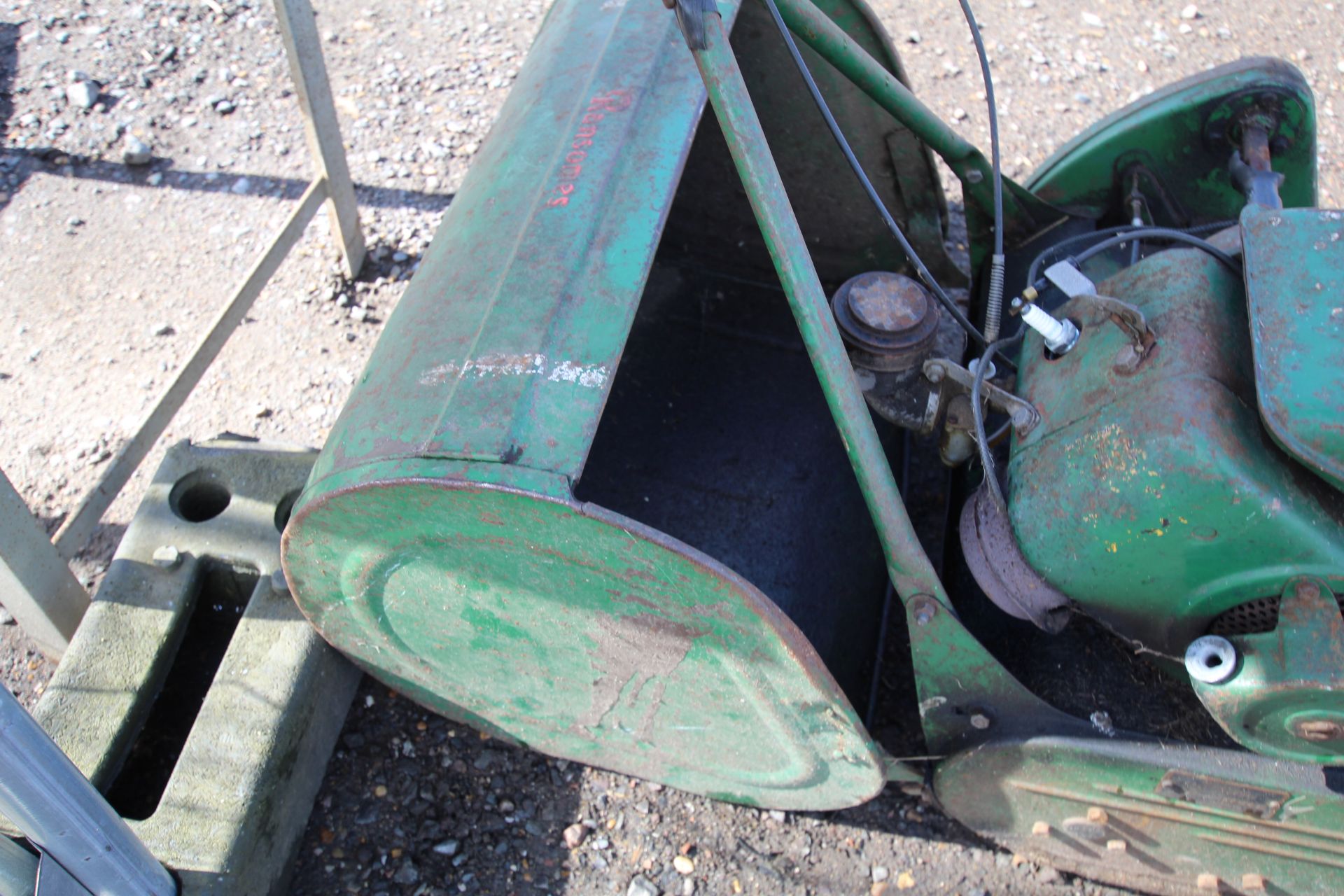 Ransomes lawn mower. With grass box. - Image 5 of 8