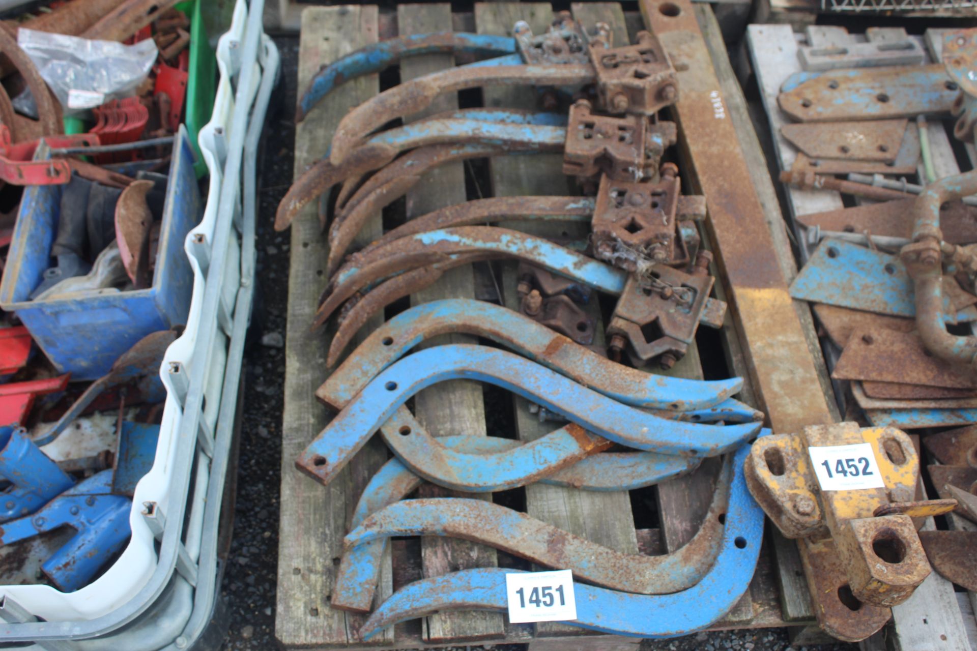 Ransomes rigid leg cultivator spares. V