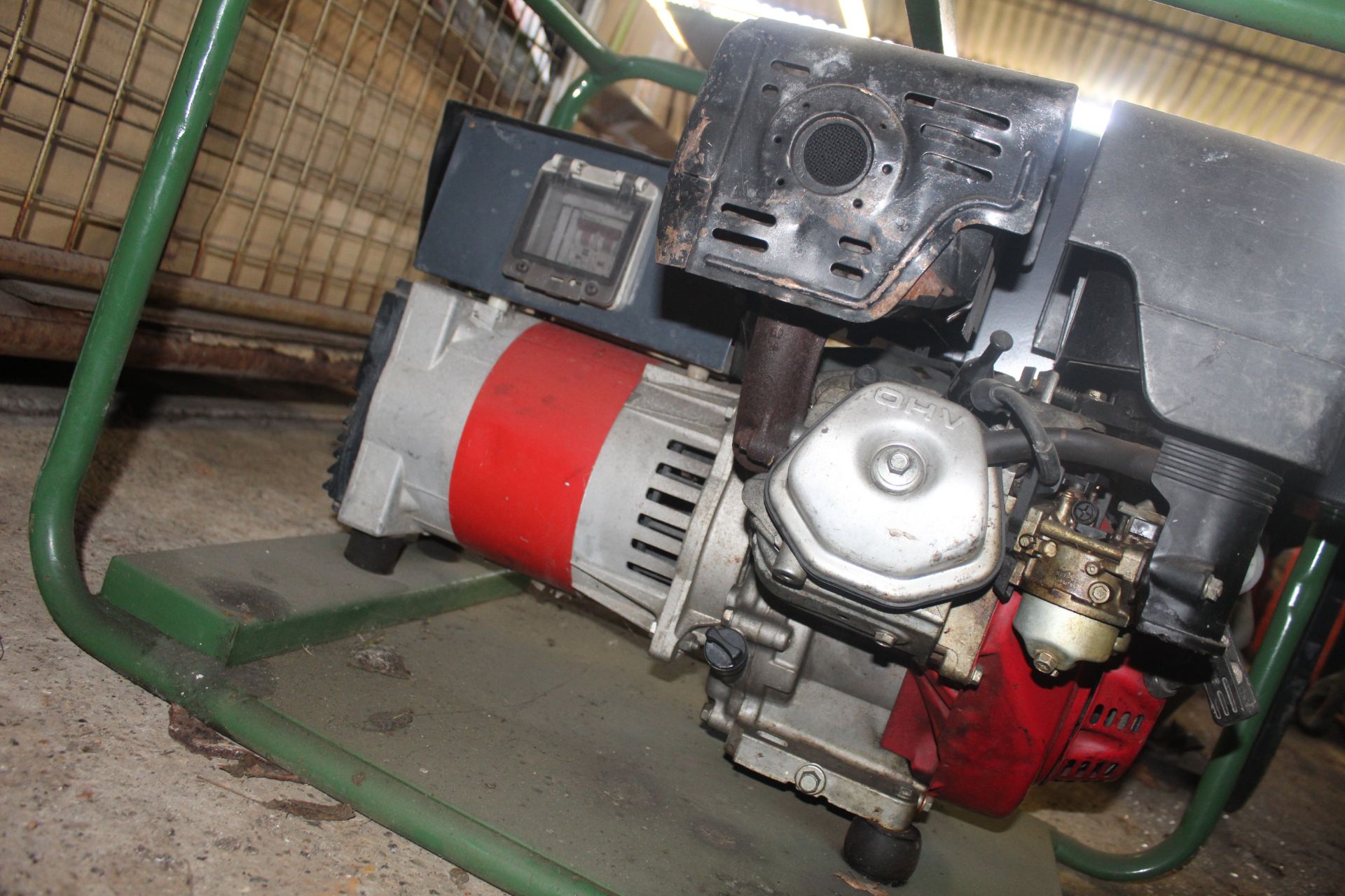 Honda engine generator. V - Image 4 of 4