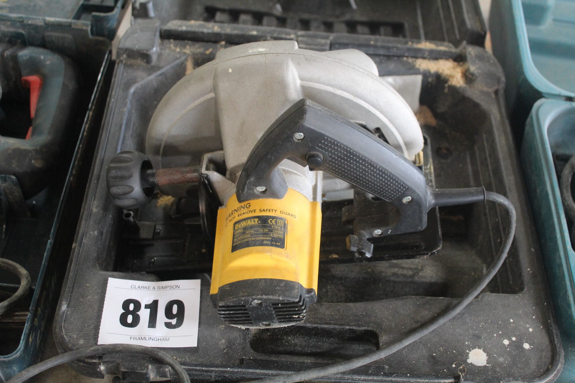 110v Dewalt circular saw. - Image 2 of 3