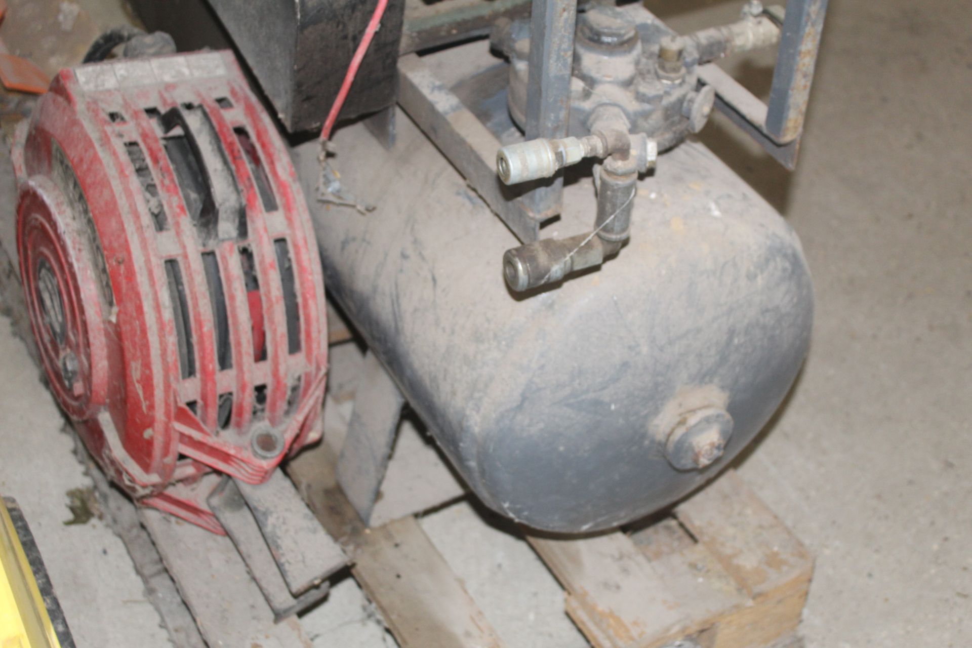 Compressor with airline. - Image 6 of 10