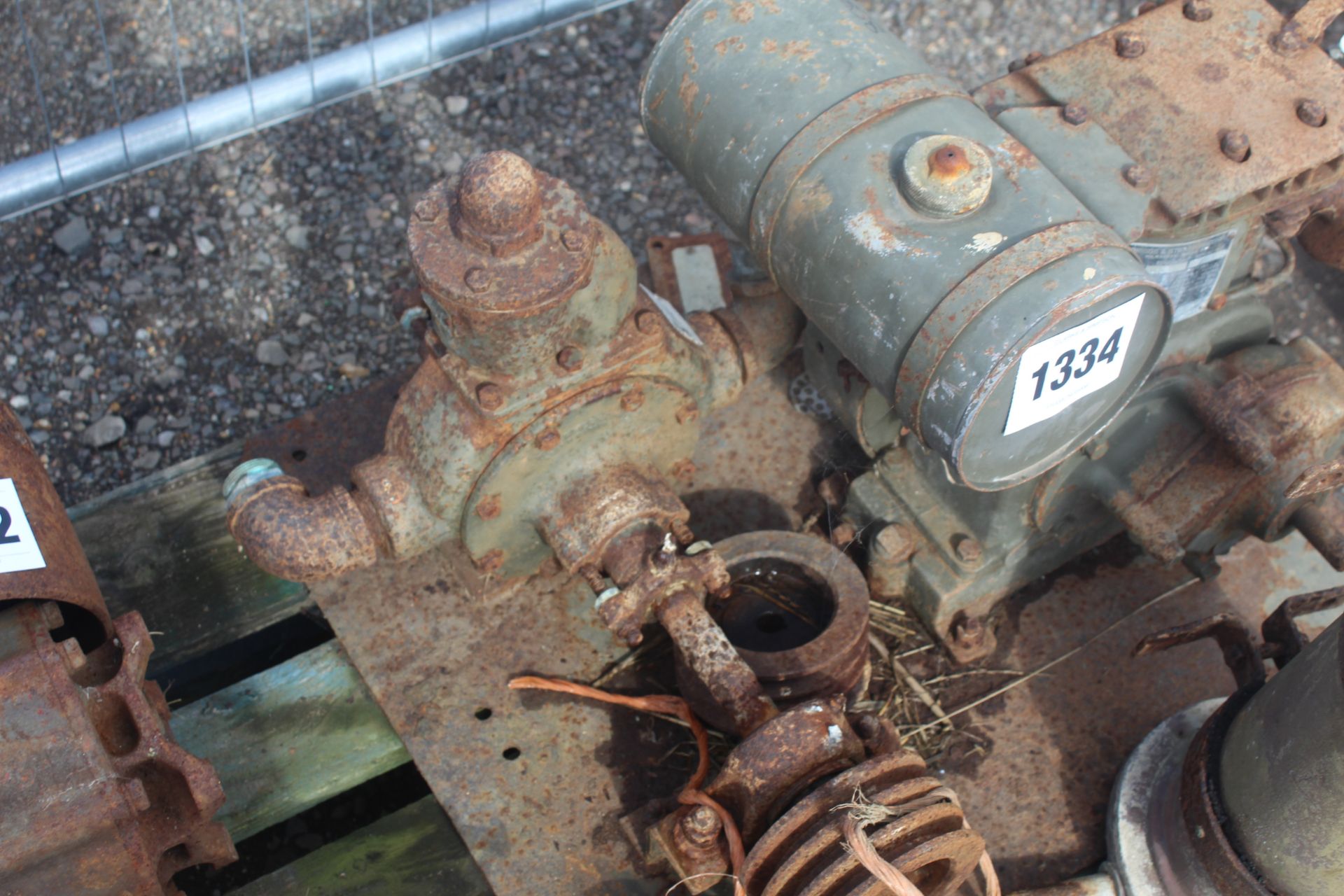 American Briggs and Stratton engine and pump. V - Bild 2 aus 5