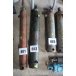 ** Updated Description ** Hydraulic ram. V