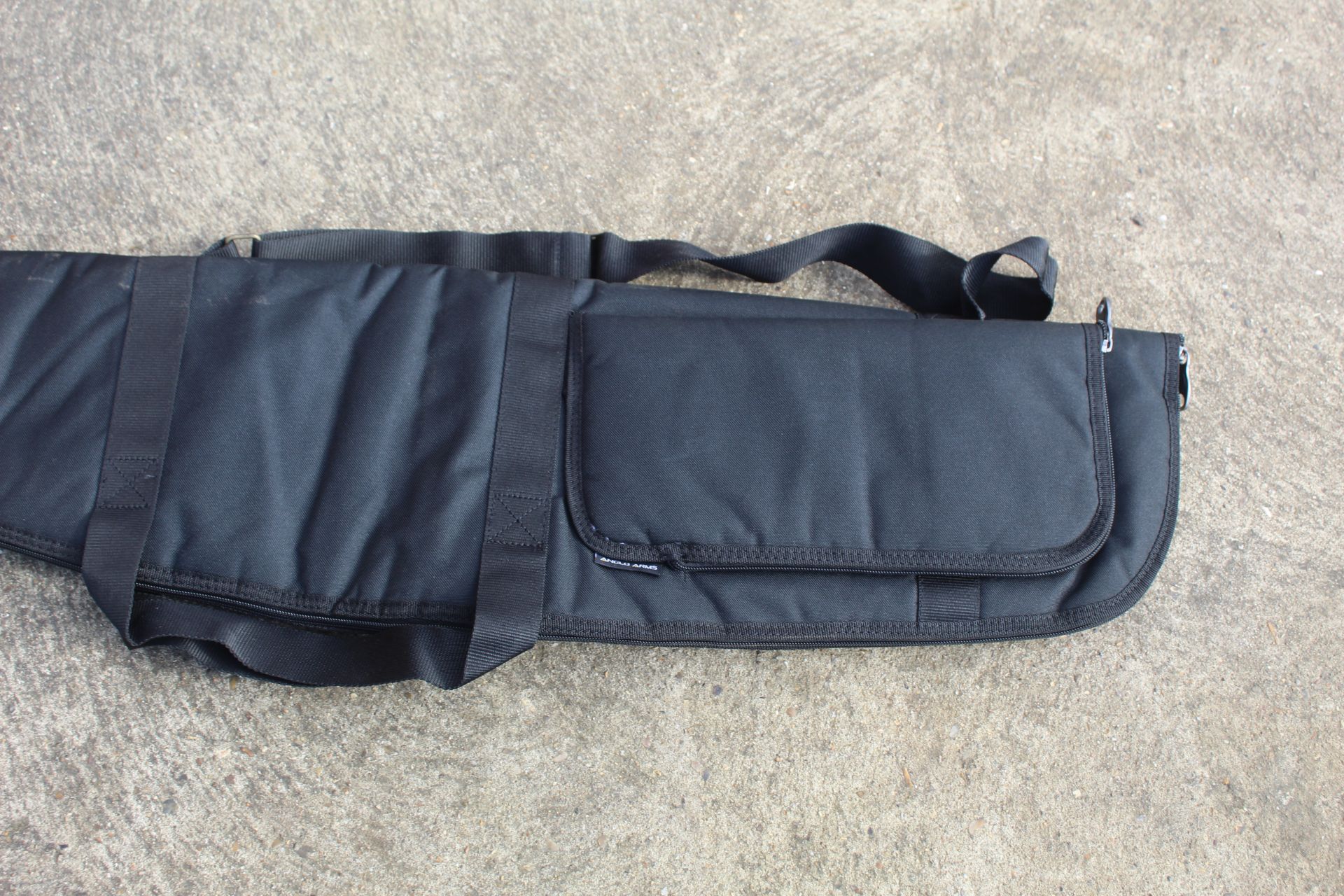 Fleece lined gun bag. V - Image 3 of 3