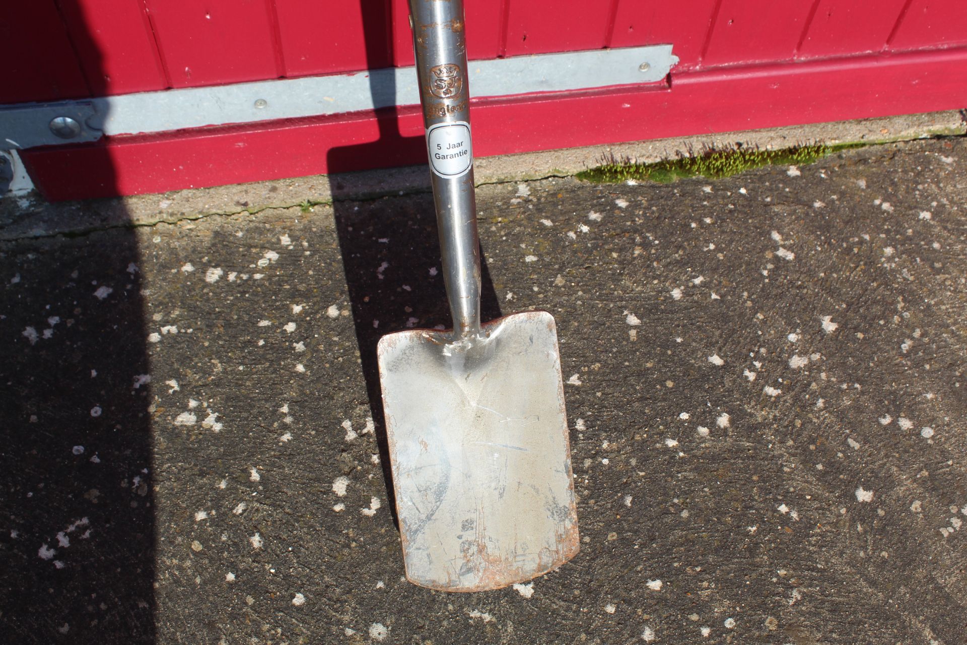 Long handled post hole spade. V - Image 2 of 2