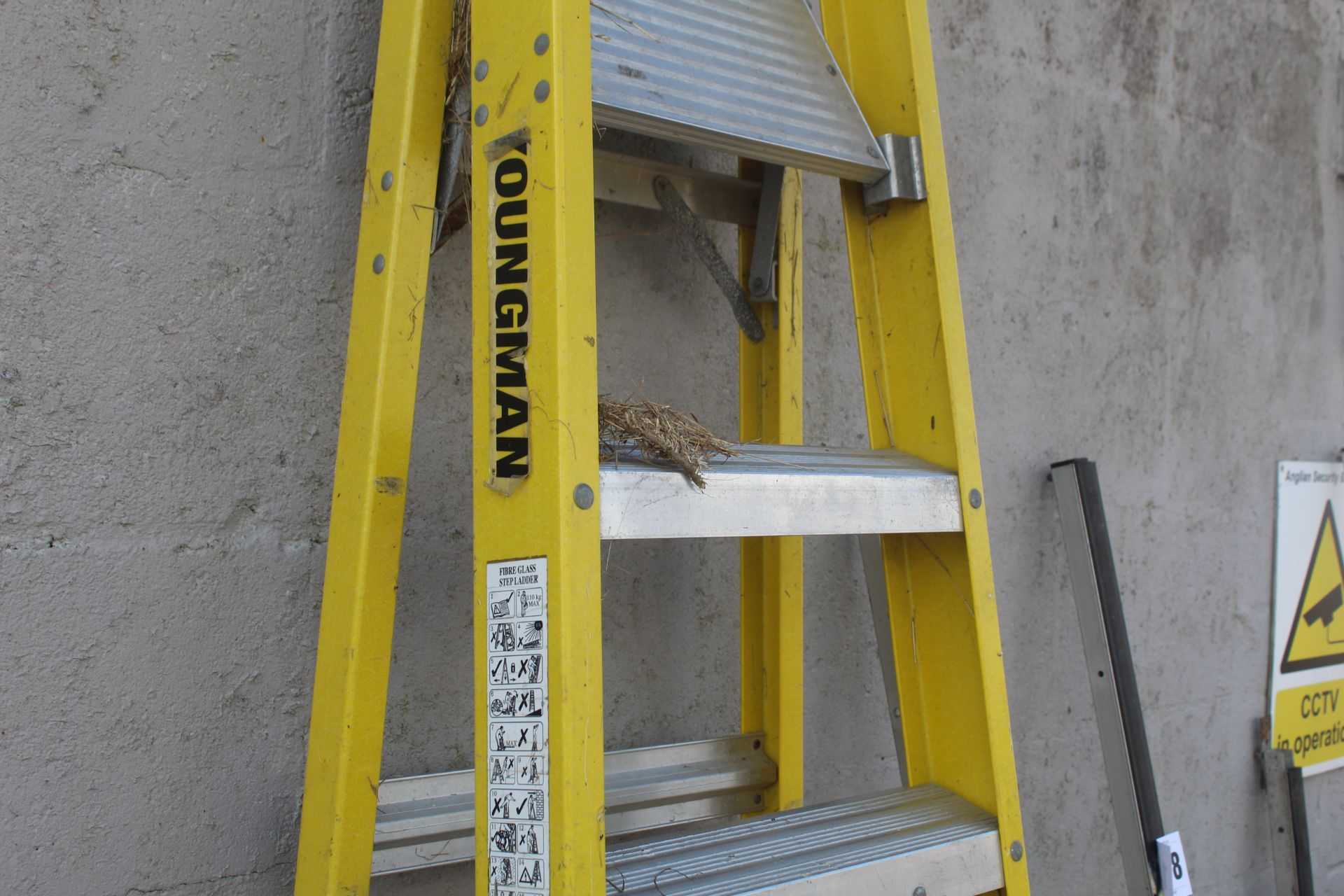Youngman fibreglass step ladder. V - Image 3 of 5