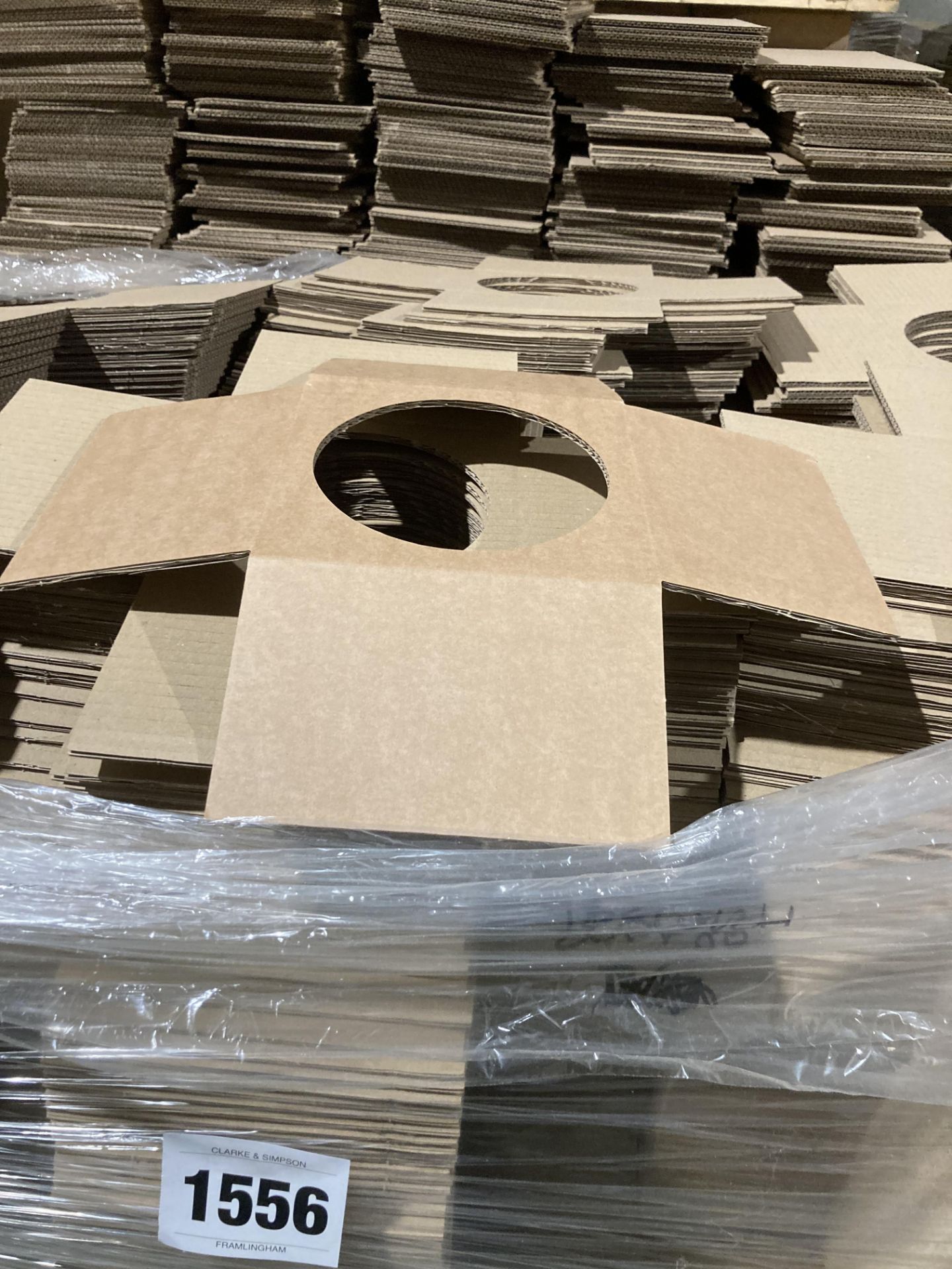 Large quantity of cardboard packing inserts. Appro - Image 2 of 3