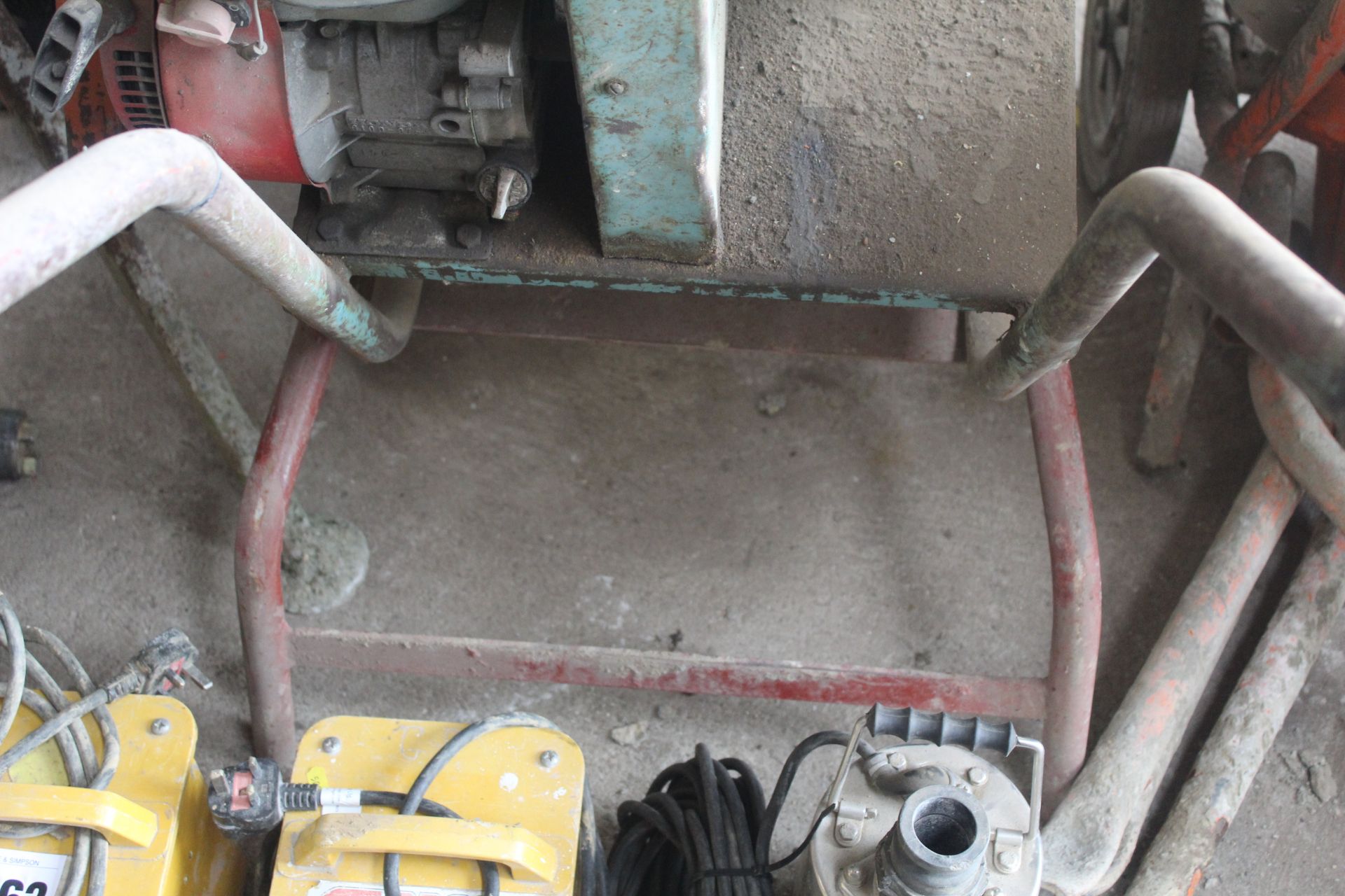 Petrol cement mixer. V - Image 5 of 6