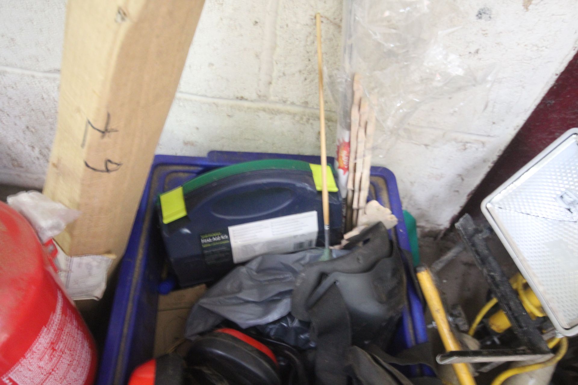 Fire extinguisher, safety equipment etc. - Image 3 of 4