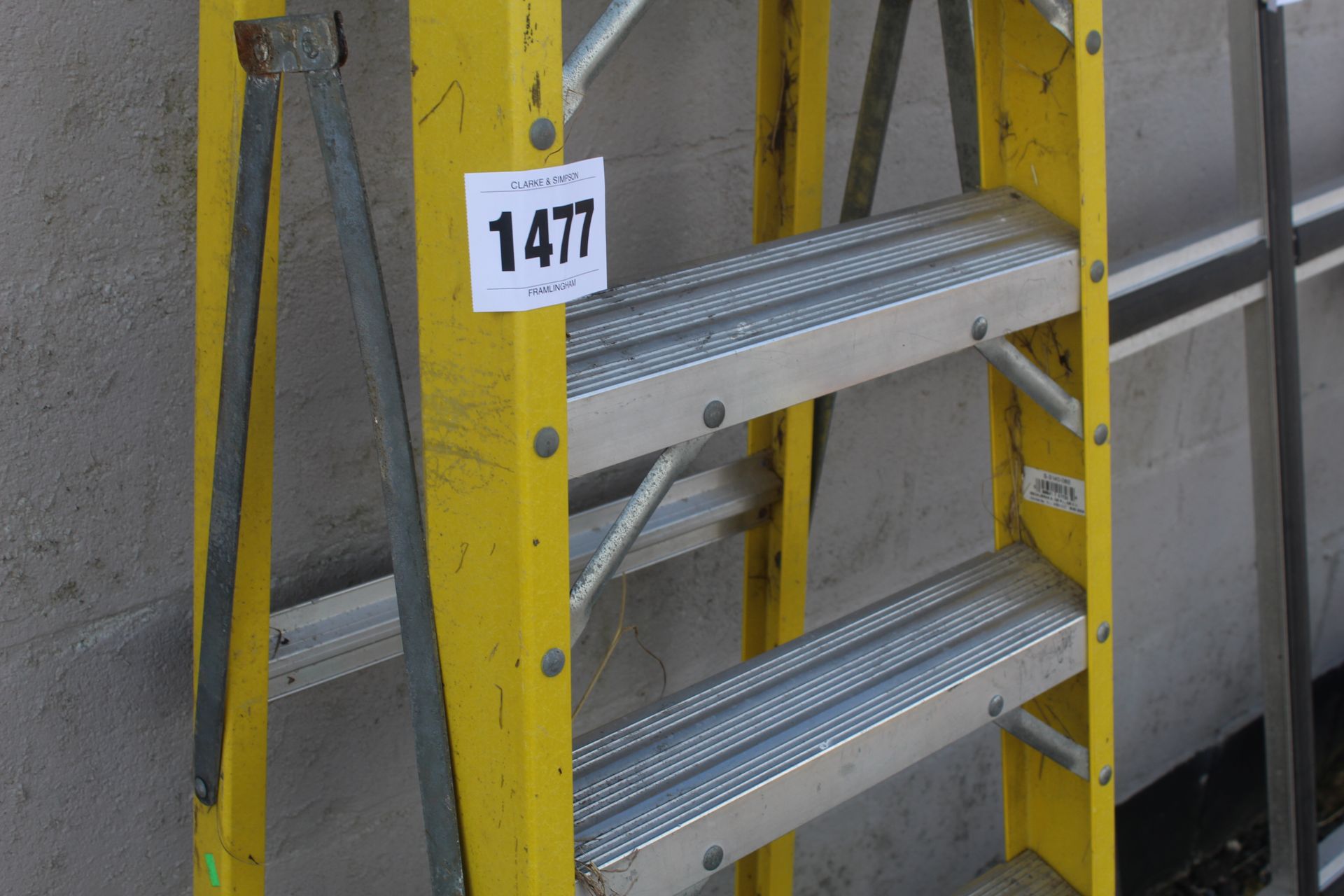 Youngman fibreglass step ladder. V - Image 4 of 5