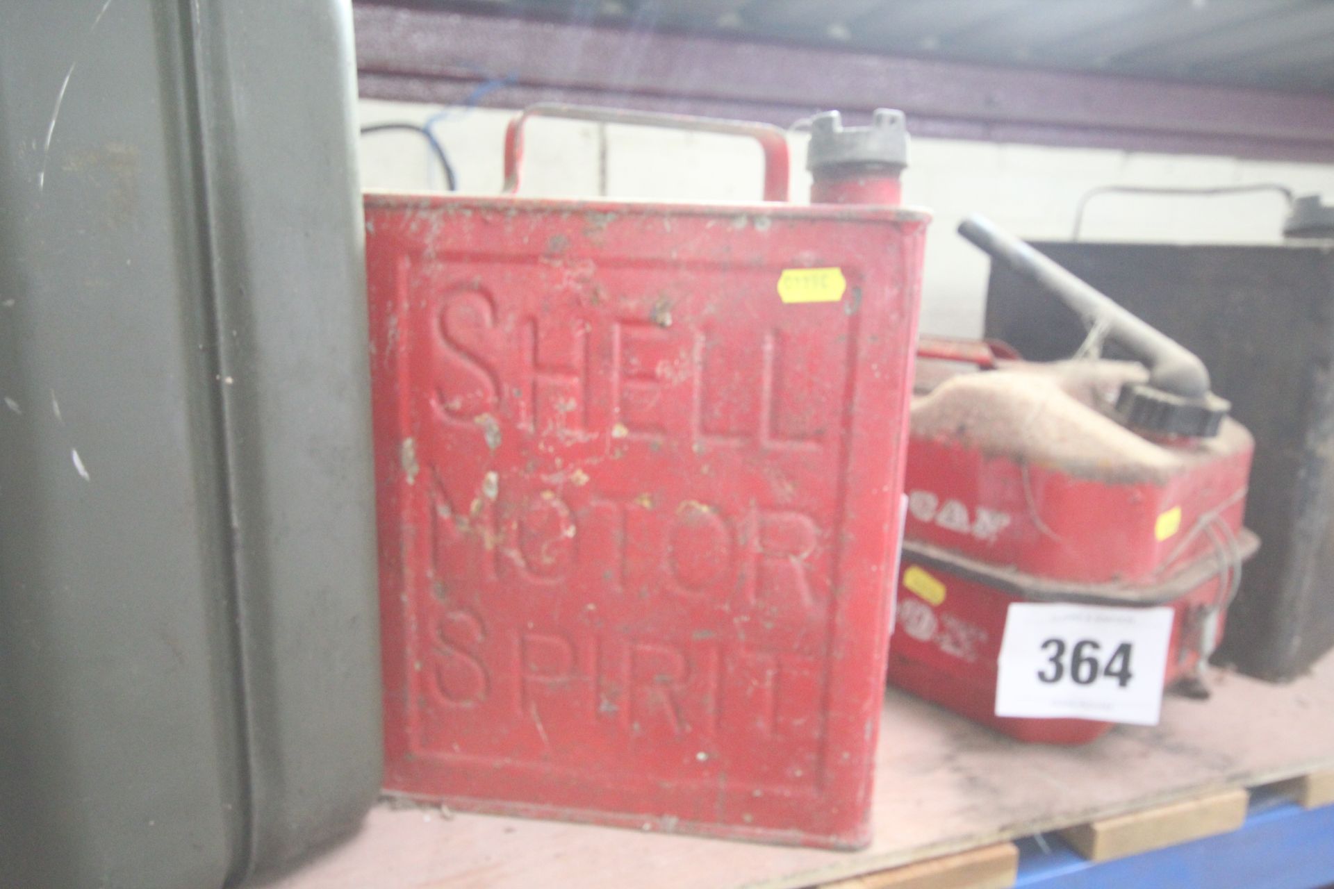 Shell 2G petrol can. - Image 2 of 2