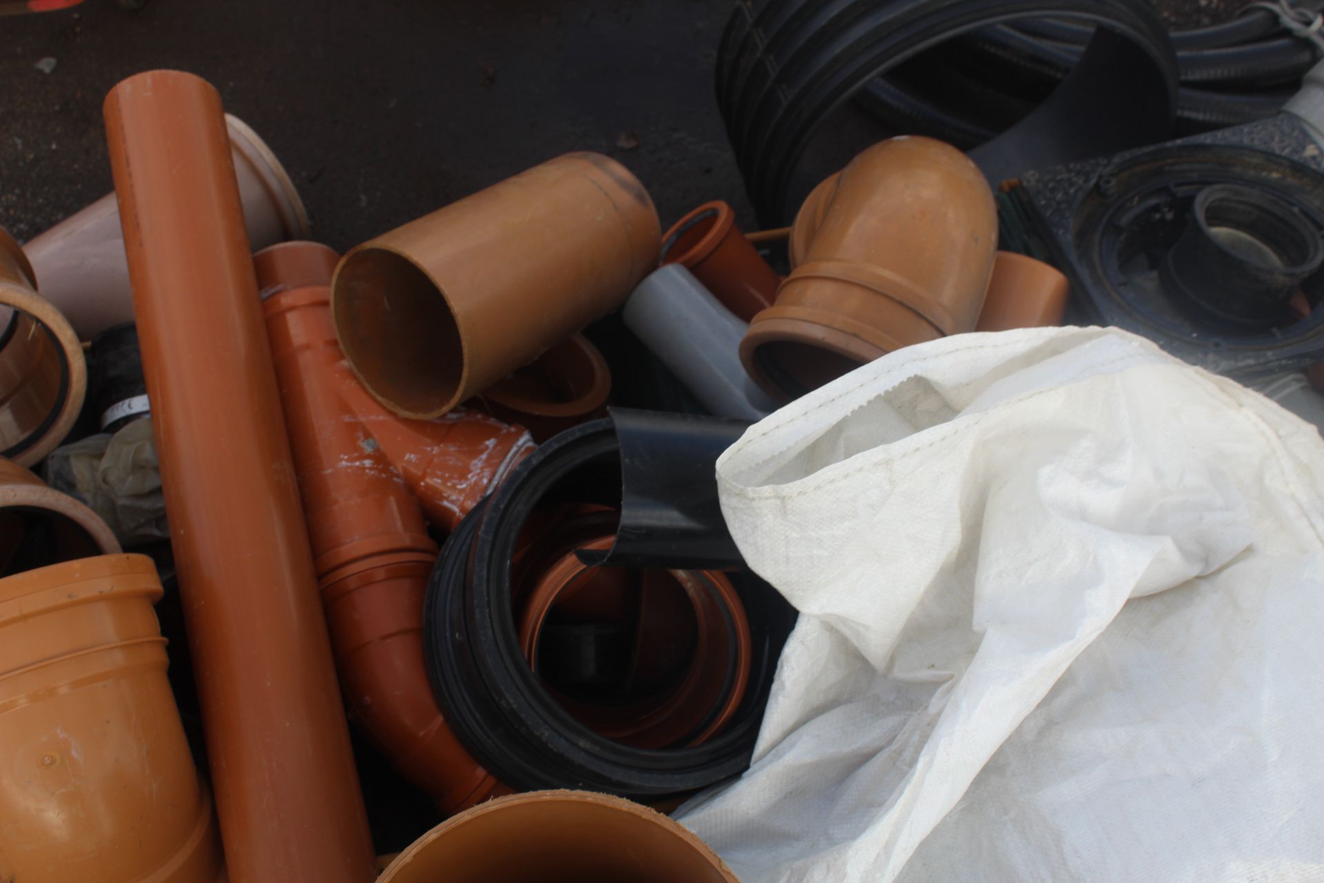 Large quantity of drainage goods. - Image 3 of 6