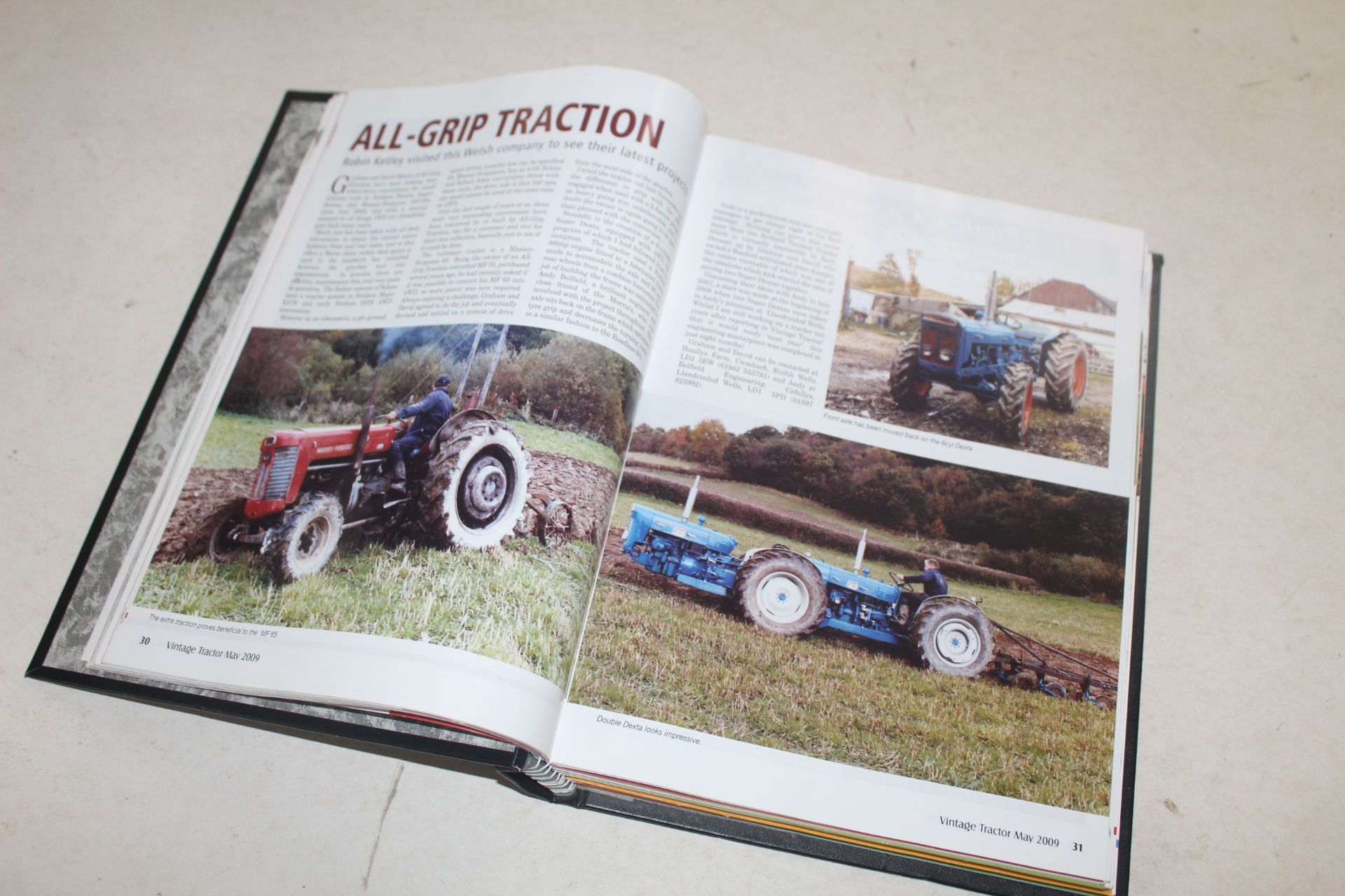 Vintage Tractor Magazines in Folder. - Bild 3 aus 3