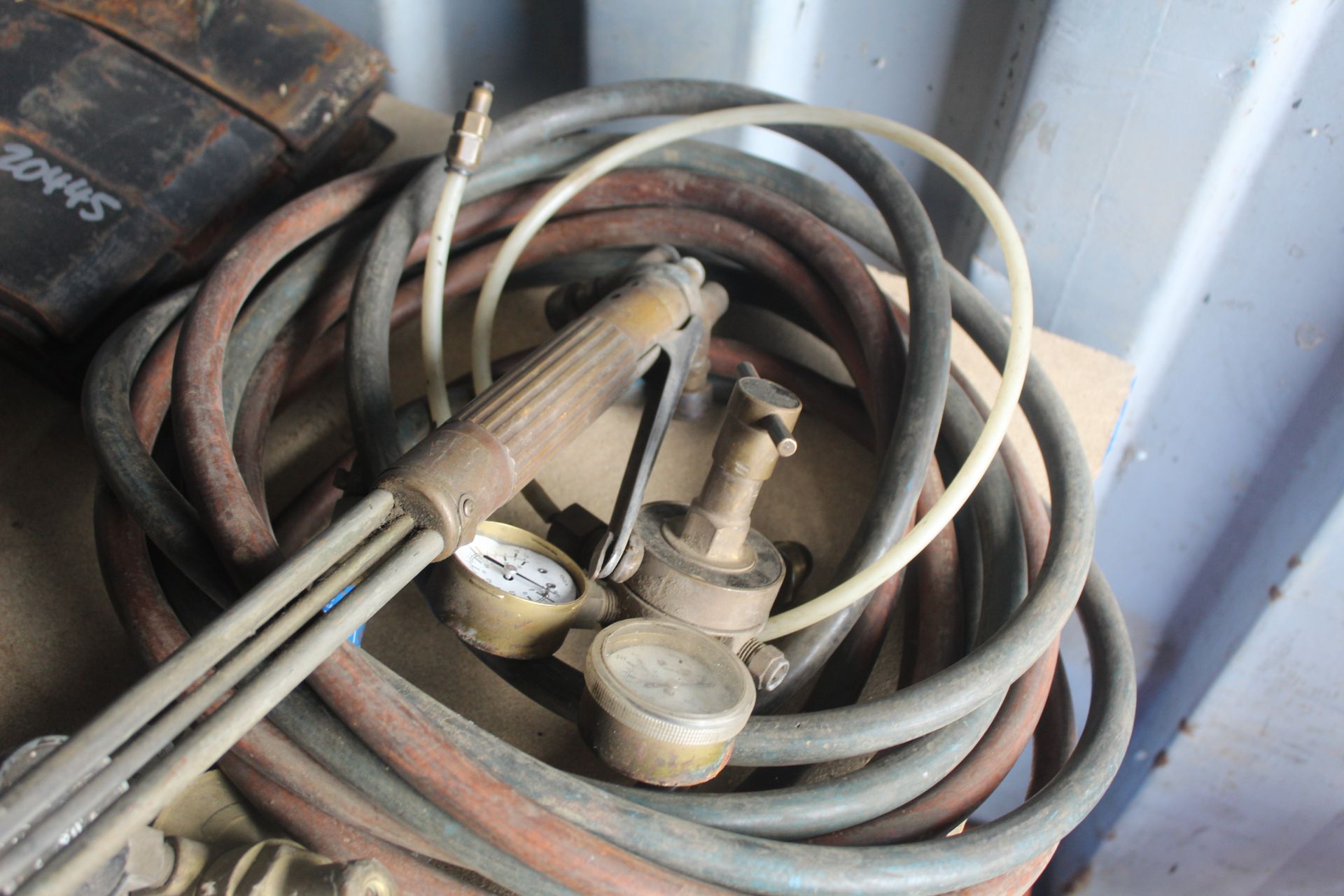 Gas bottle regulators, hoses and torch. - Image 3 of 3