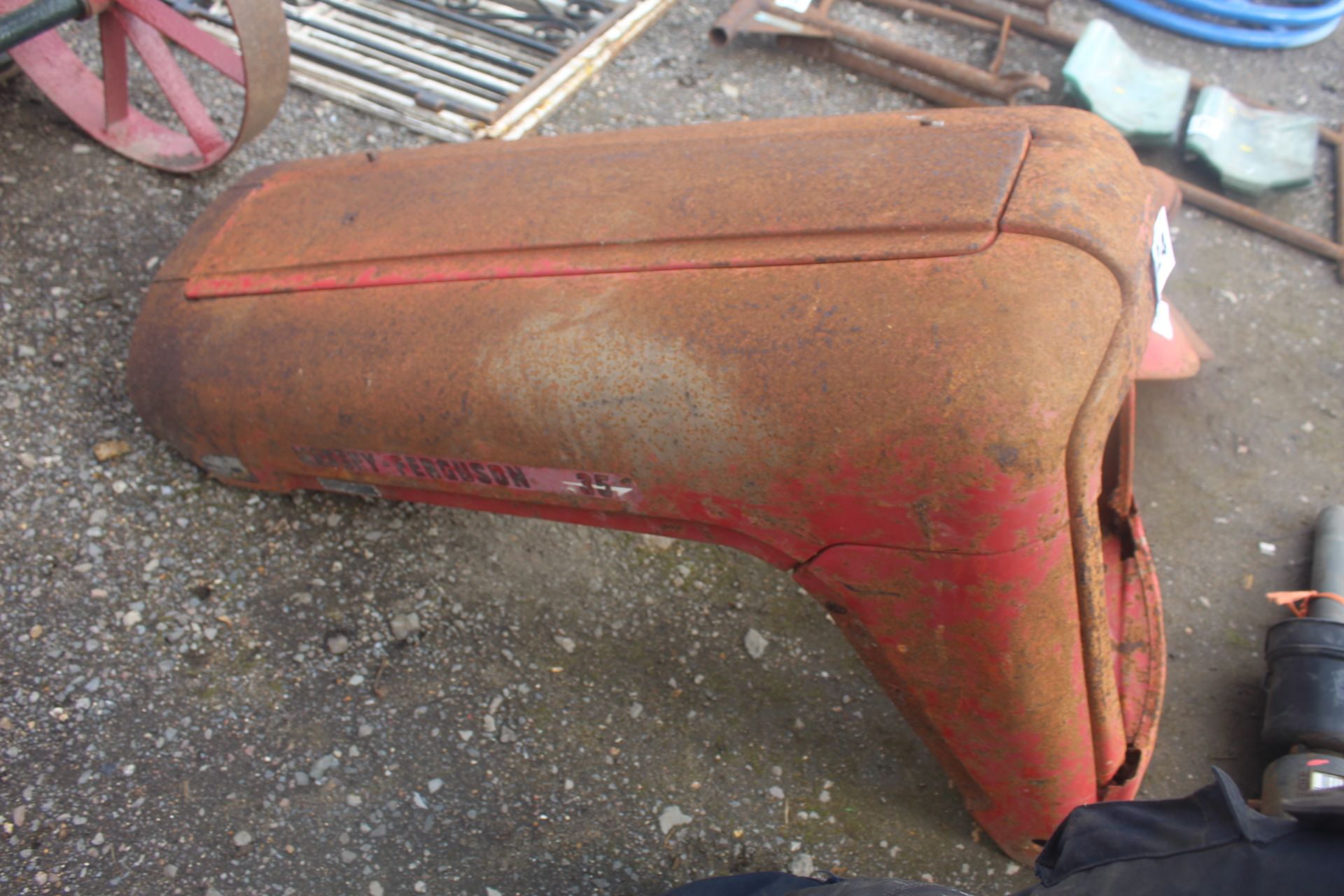 Massey Ferguson 35 bonnet. V - Image 4 of 4