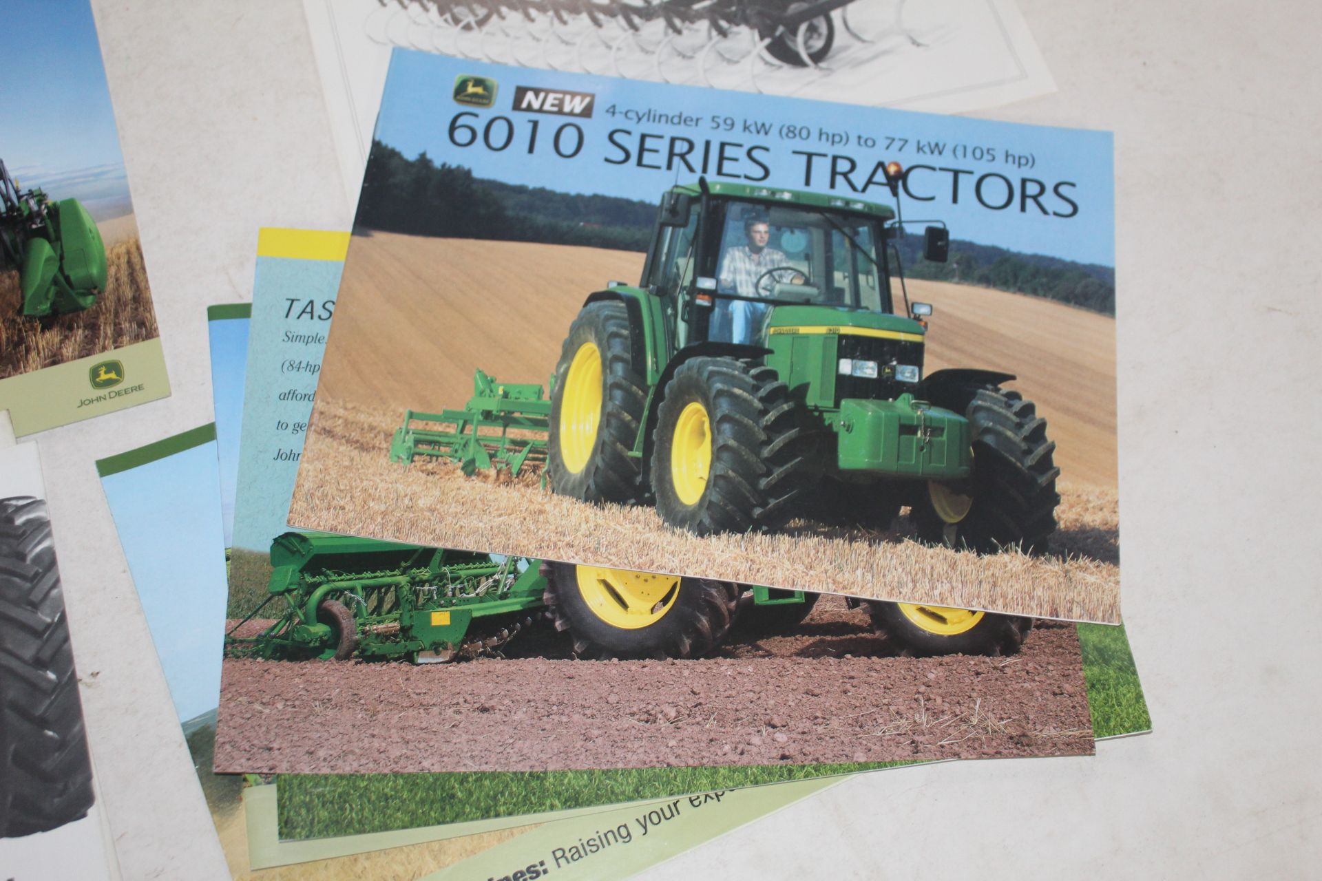 Qty of John Deere Brochures. - Bild 4 aus 4