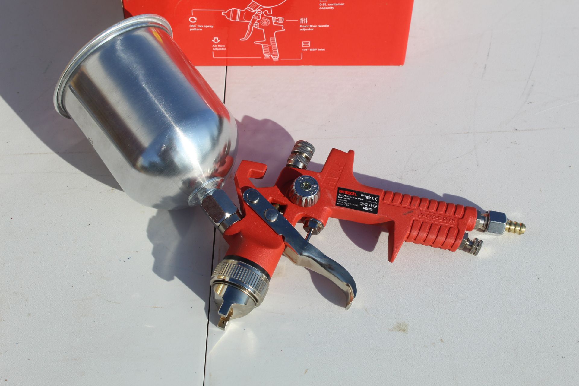 Air spray gun. V - Image 2 of 3