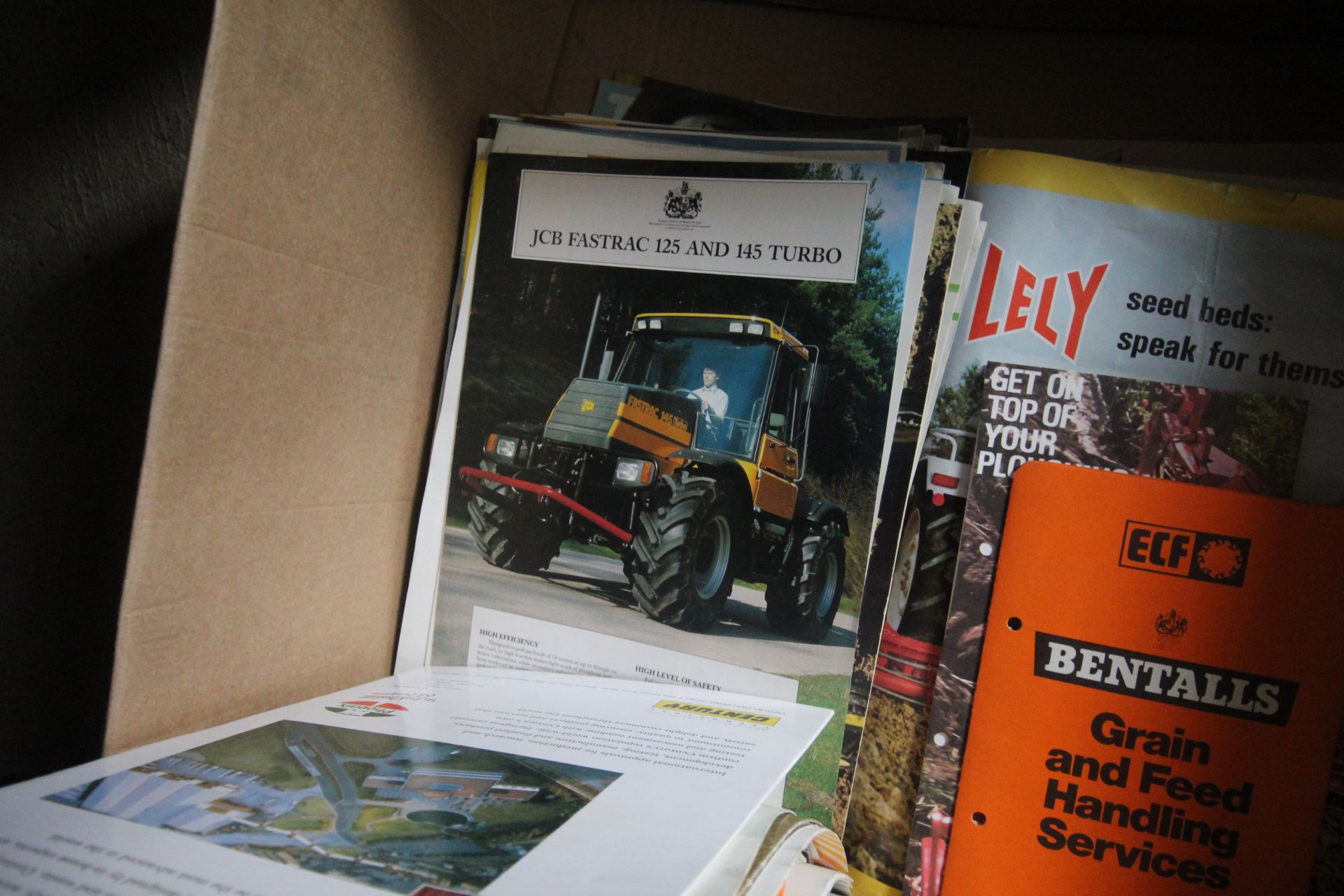 Large quantity of machinery brochures. - Image 3 of 5