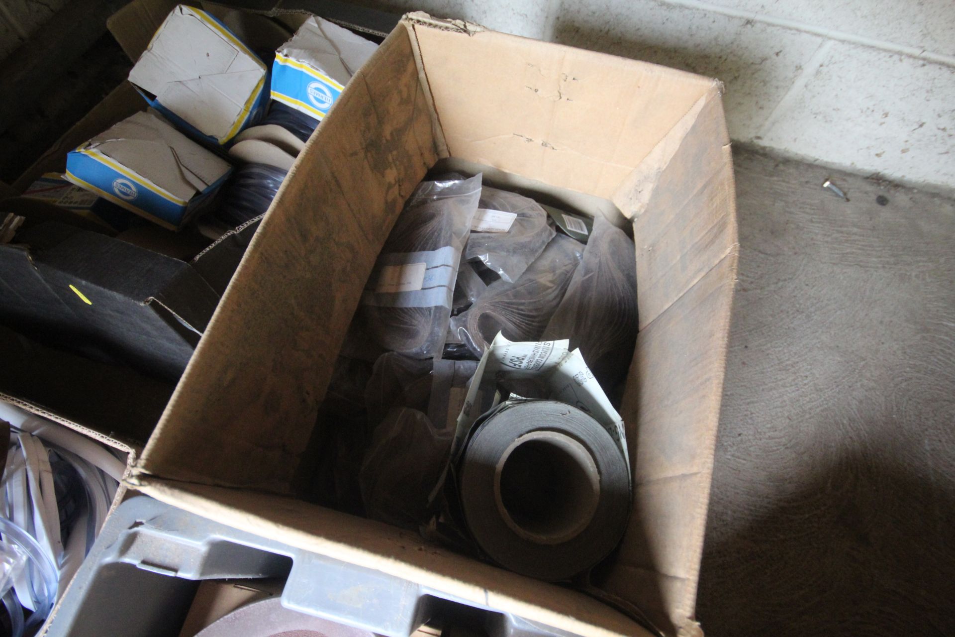 Various sanding discs, belts etc (2x boxes). - Image 3 of 3