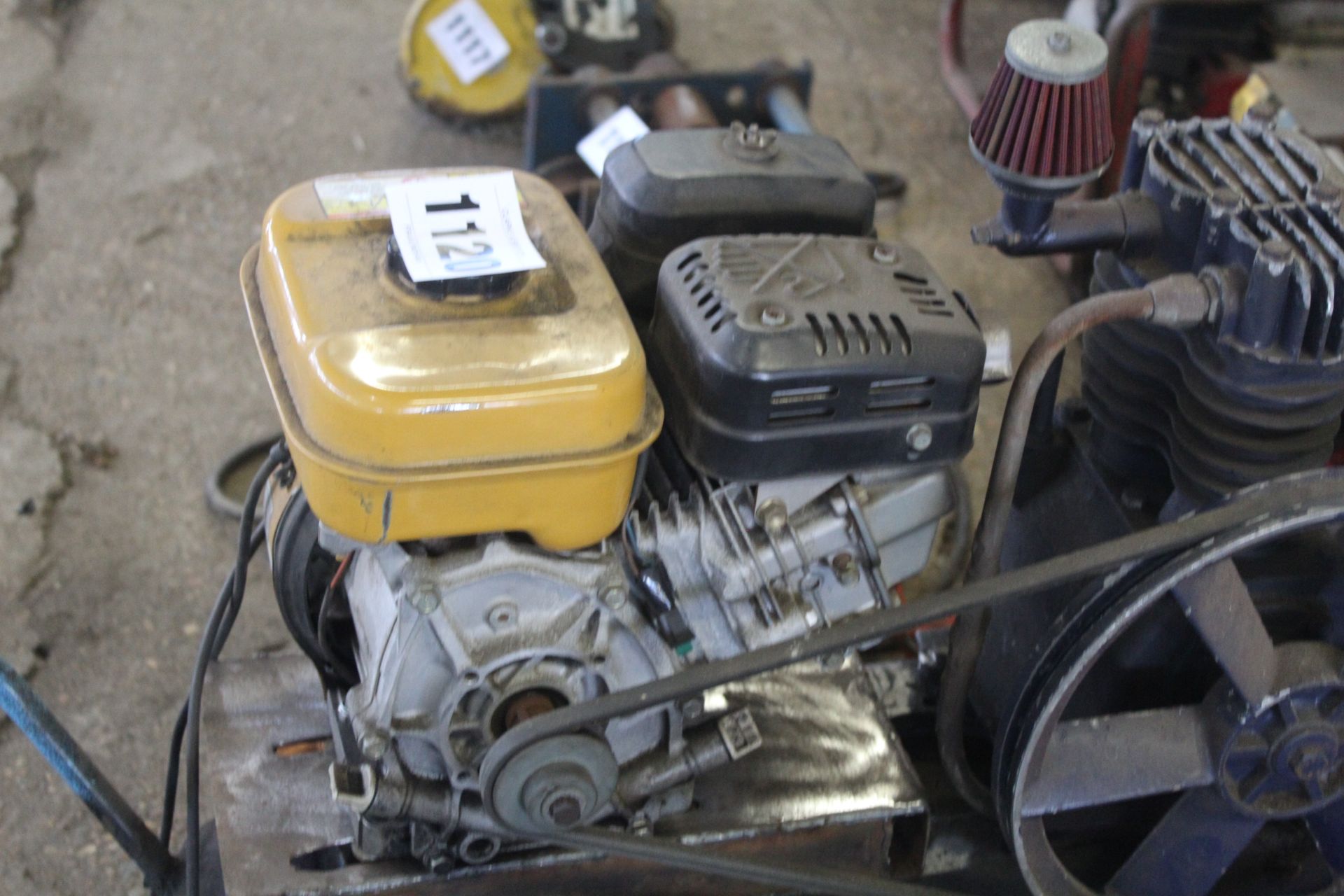 Petrol compressor. - Image 5 of 9