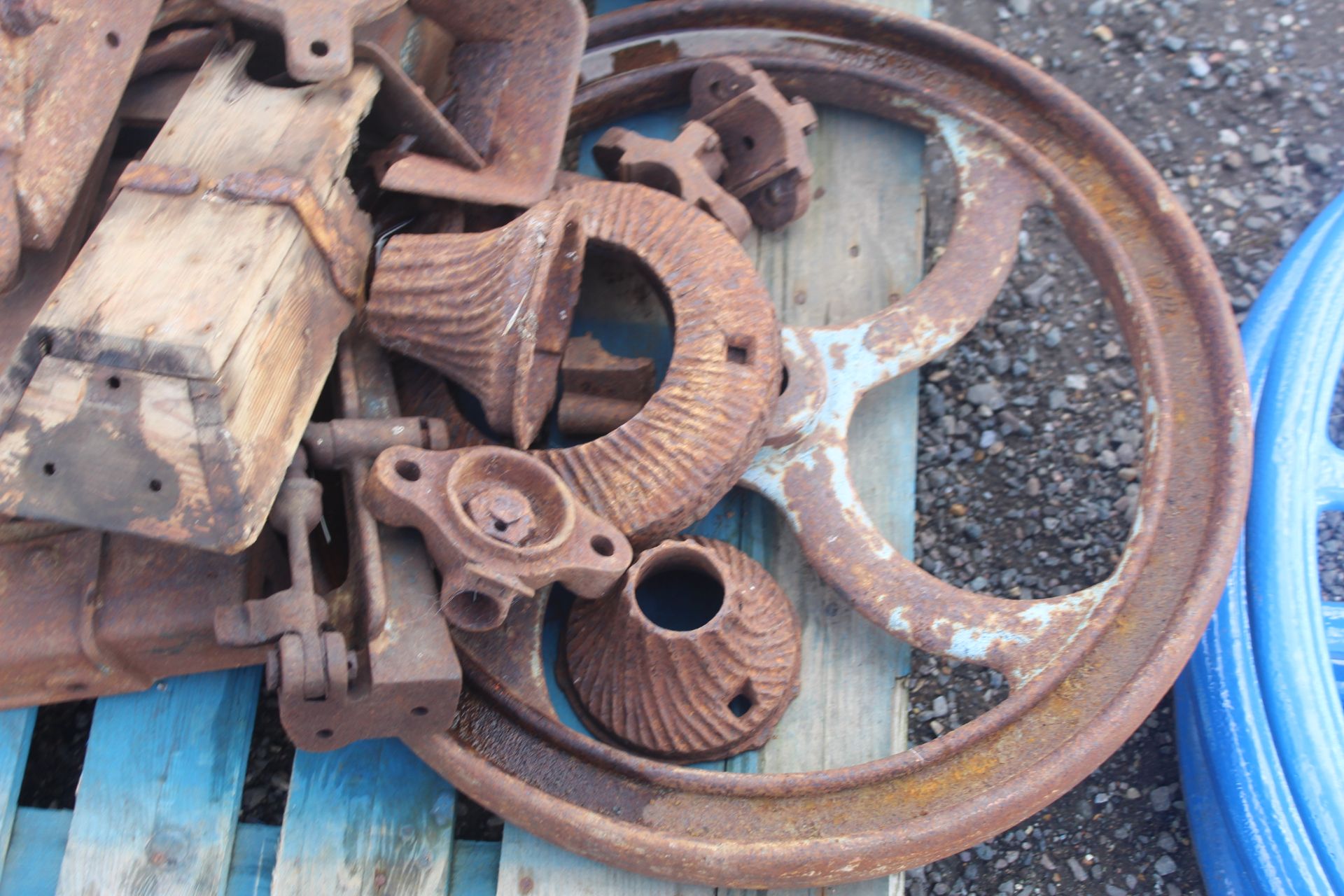 Vintage mill parts. - Image 3 of 5