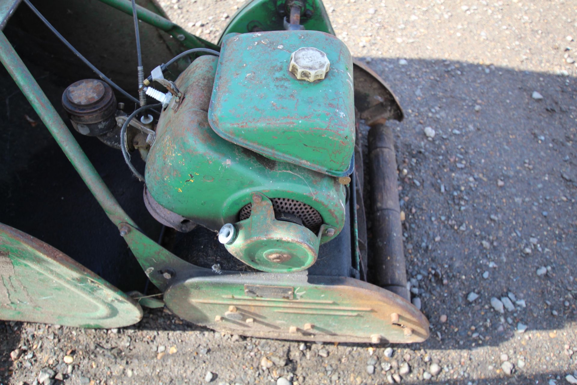 Ransomes lawn mower. With grass box. - Image 4 of 8