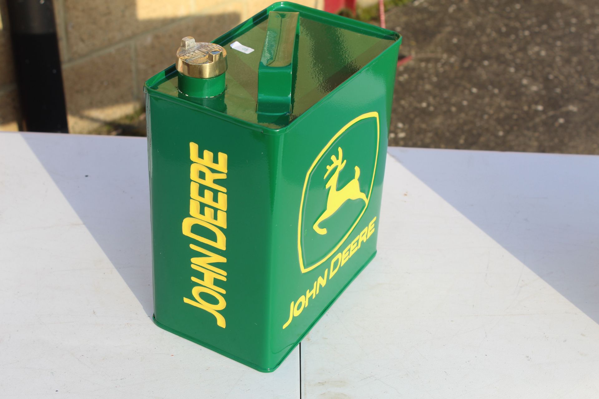 John Deere petrol can. V