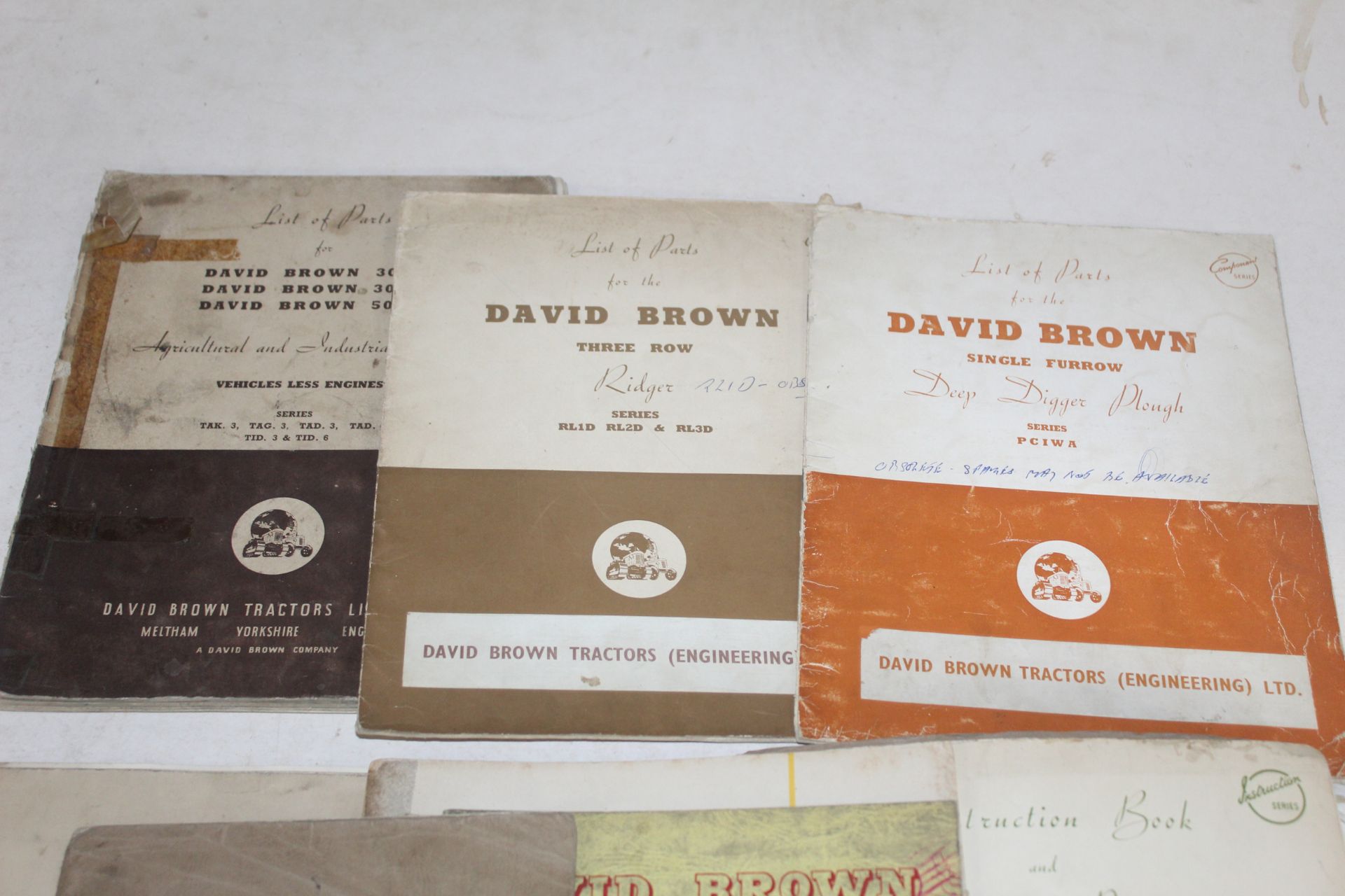 Various David Brown books/ manuals. - Bild 3 aus 3