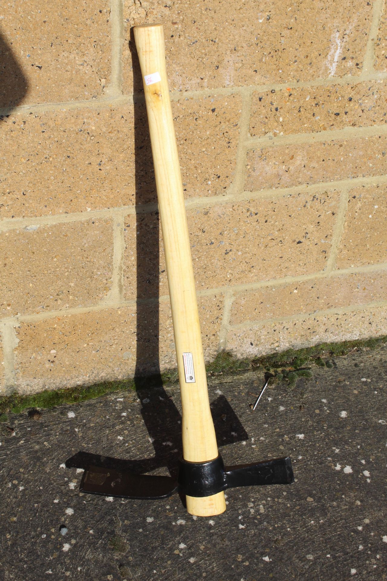 Mattock. V