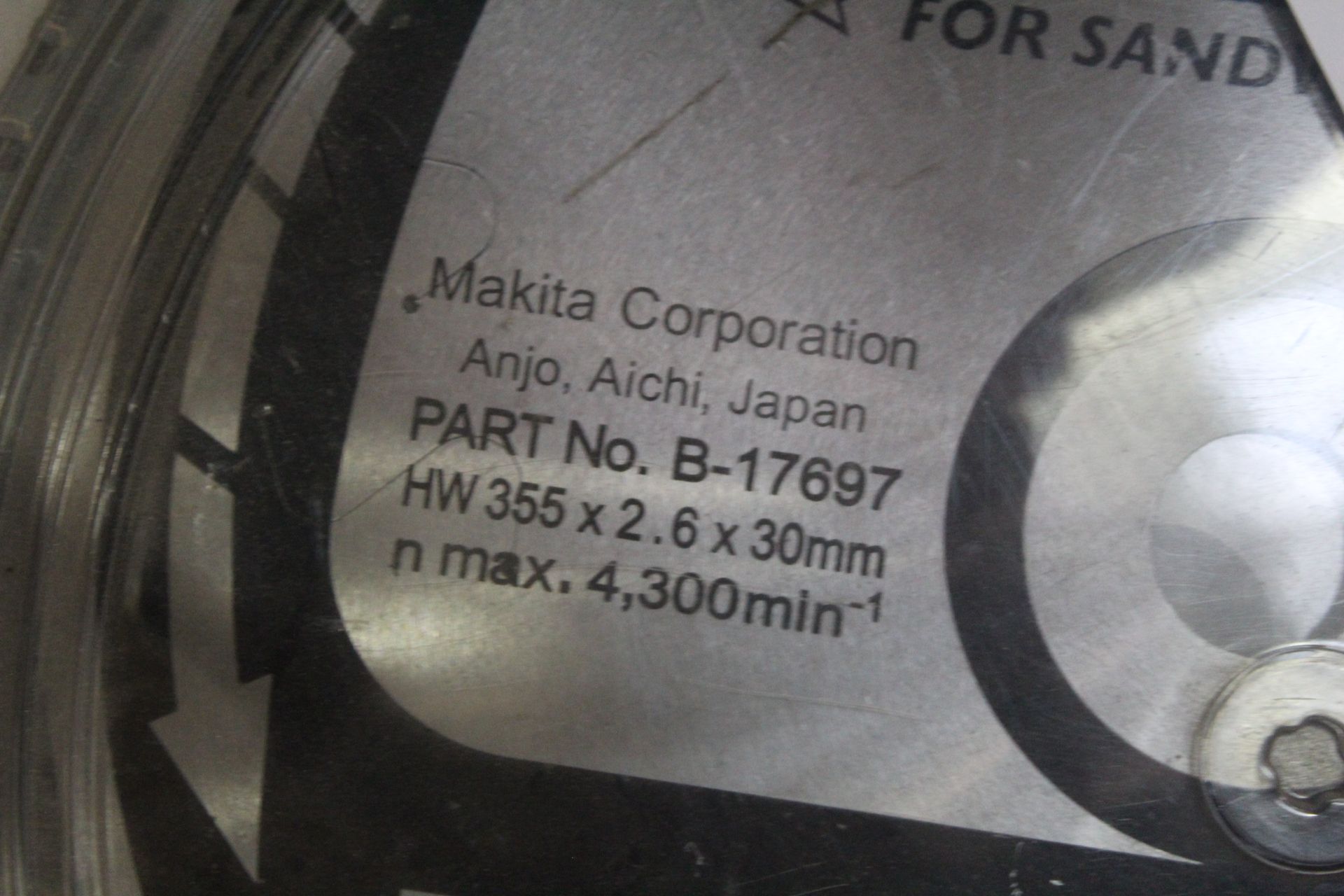 Makita 355mm circular saw blade. - Image 2 of 2