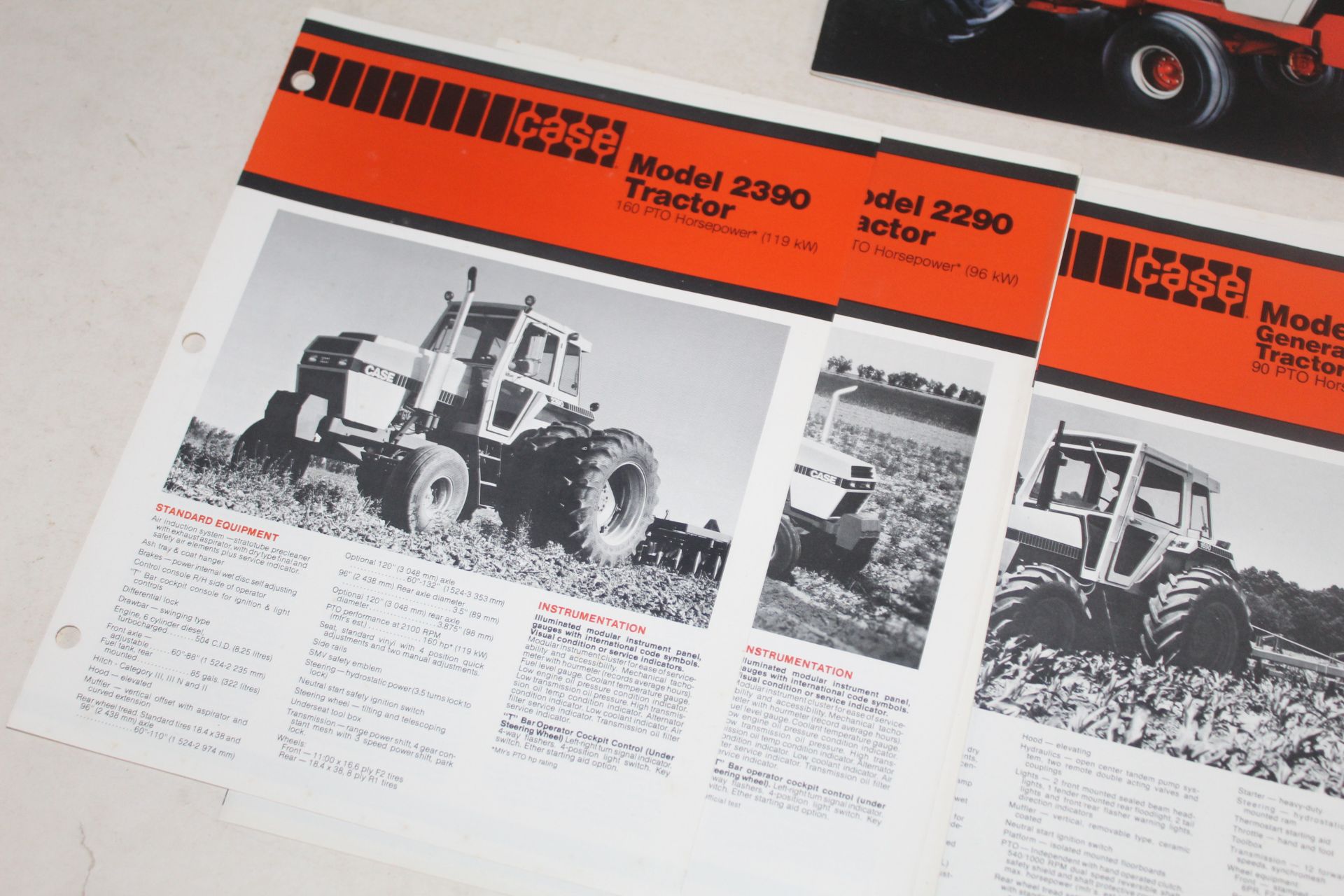 Qty of Case 90 Series Tractor Sales Brochures. - Bild 3 aus 4