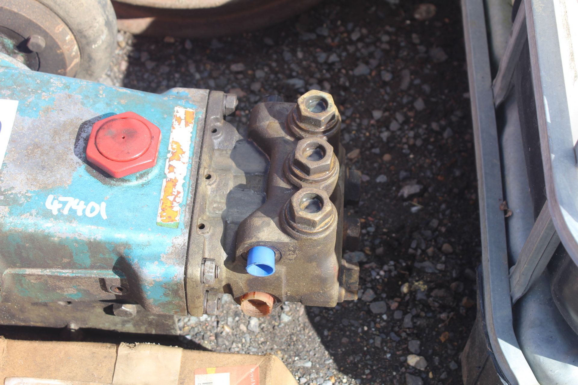 CAT Pumps pressure washer pump. With a spare Doughnut rubber drive wheel. V - Image 3 of 3