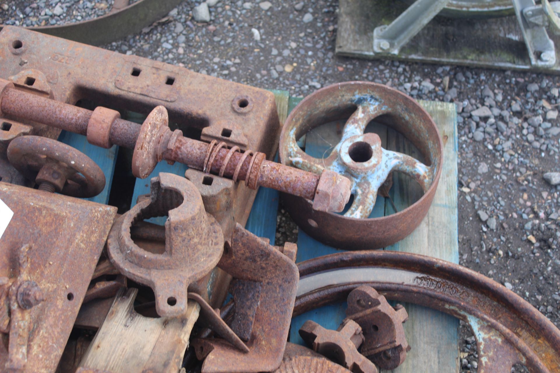 Vintage mill parts. - Image 4 of 5