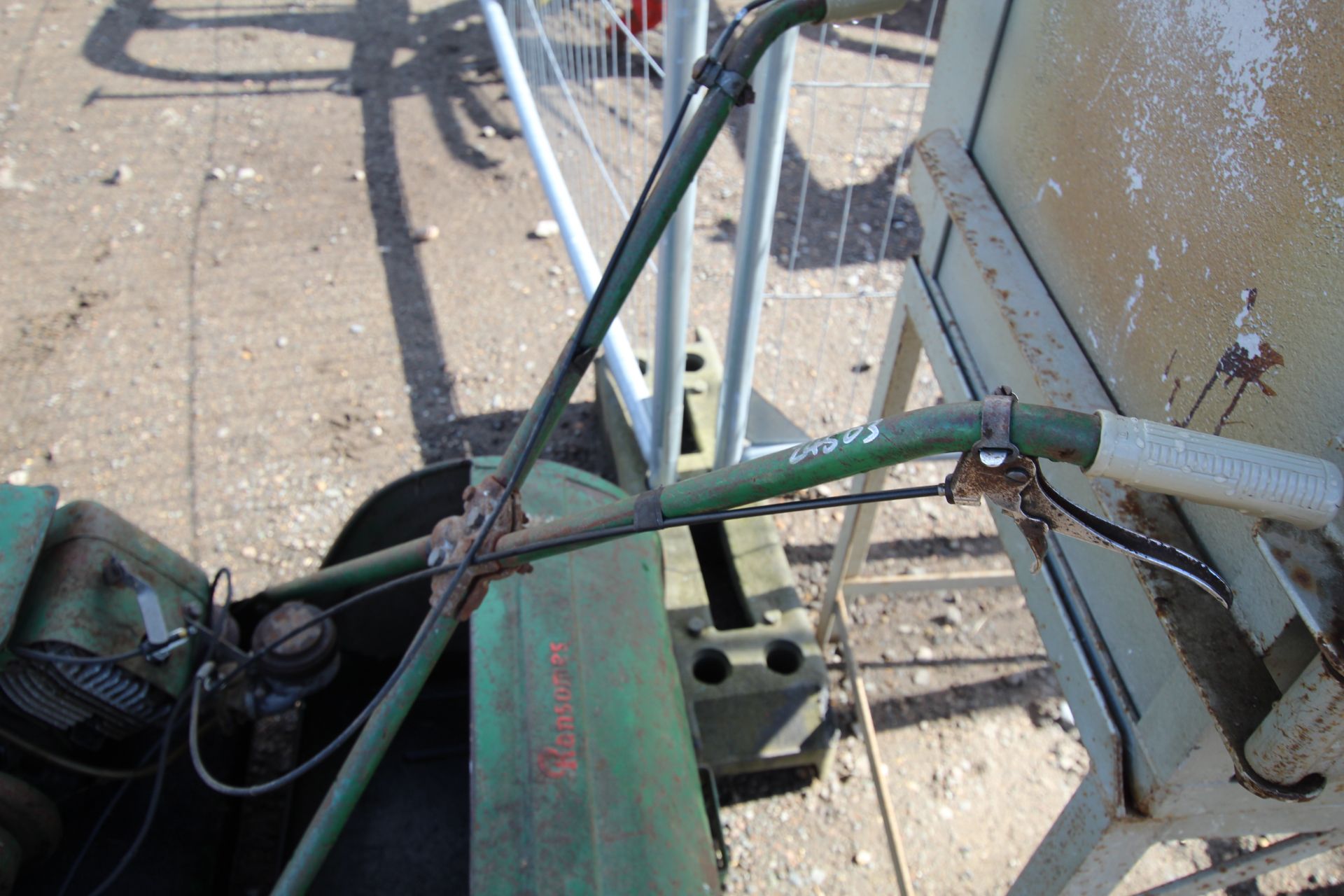 Ransomes lawn mower. With grass box. - Image 8 of 8