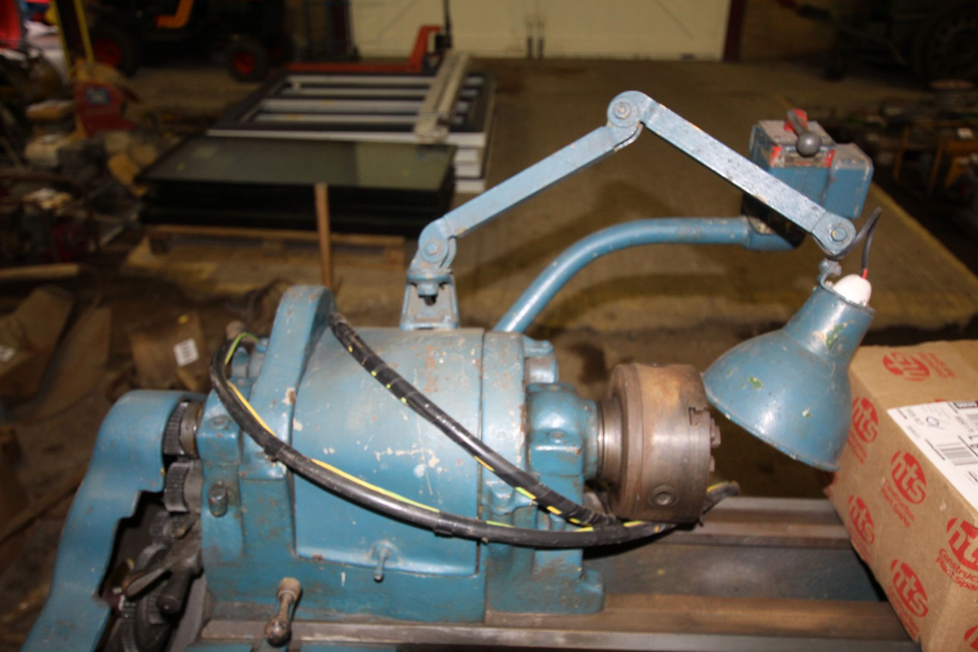 Southlands metal working lathe. With 2.5ft bed and some tooling. - Image 6 of 15