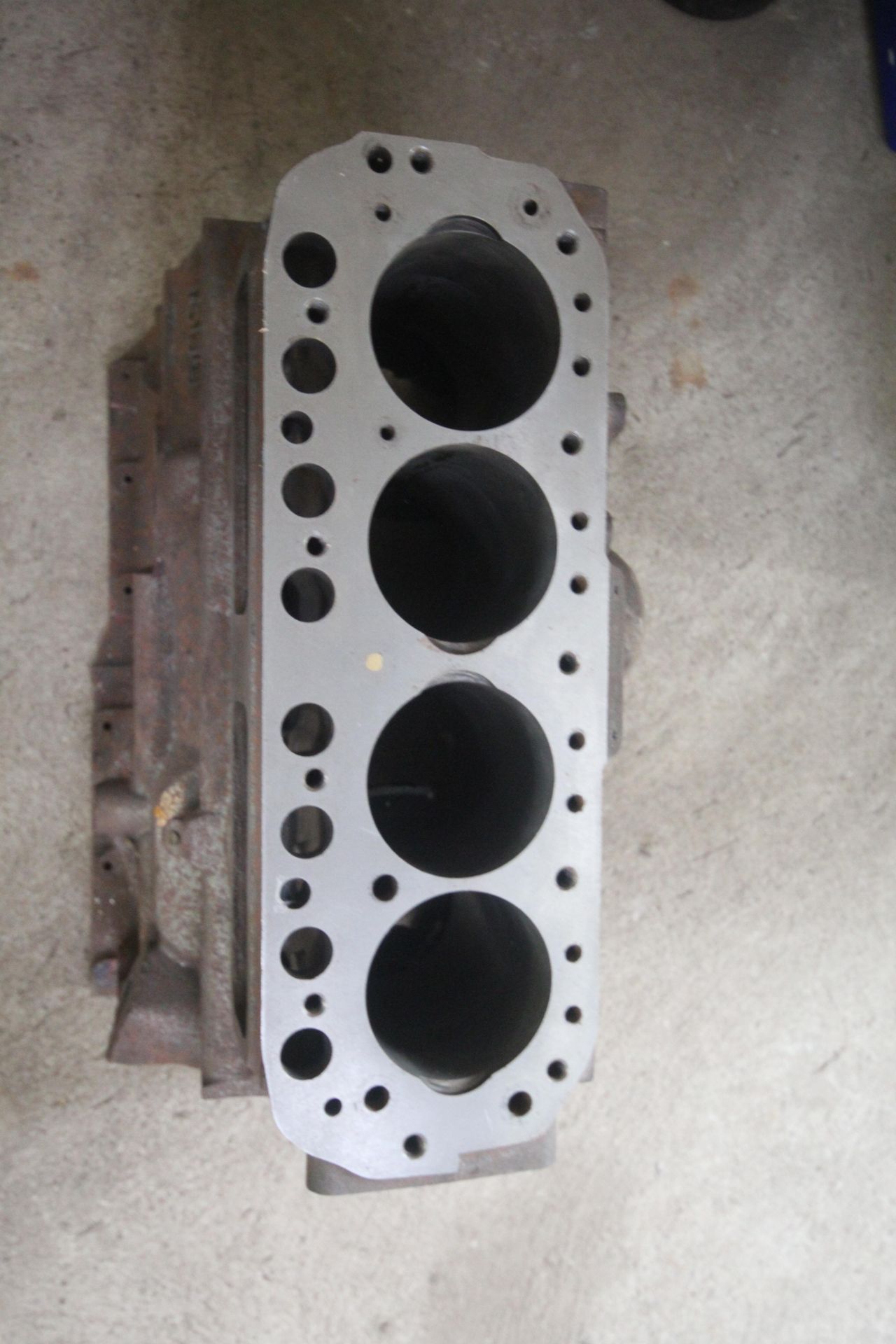 MGB 1800cc block. With various parts including pis - Image 8 of 8