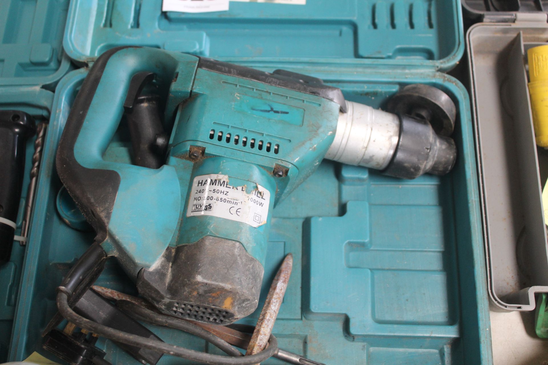 240v Hammer drill in case. - Bild 5 aus 7