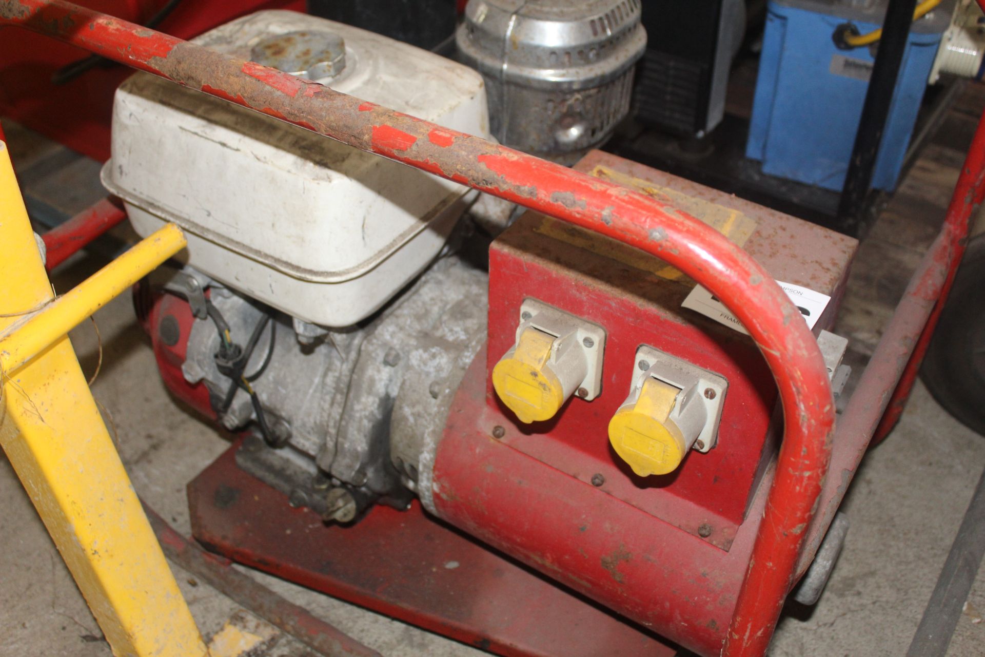 Honda petrol generator. V - Image 2 of 3