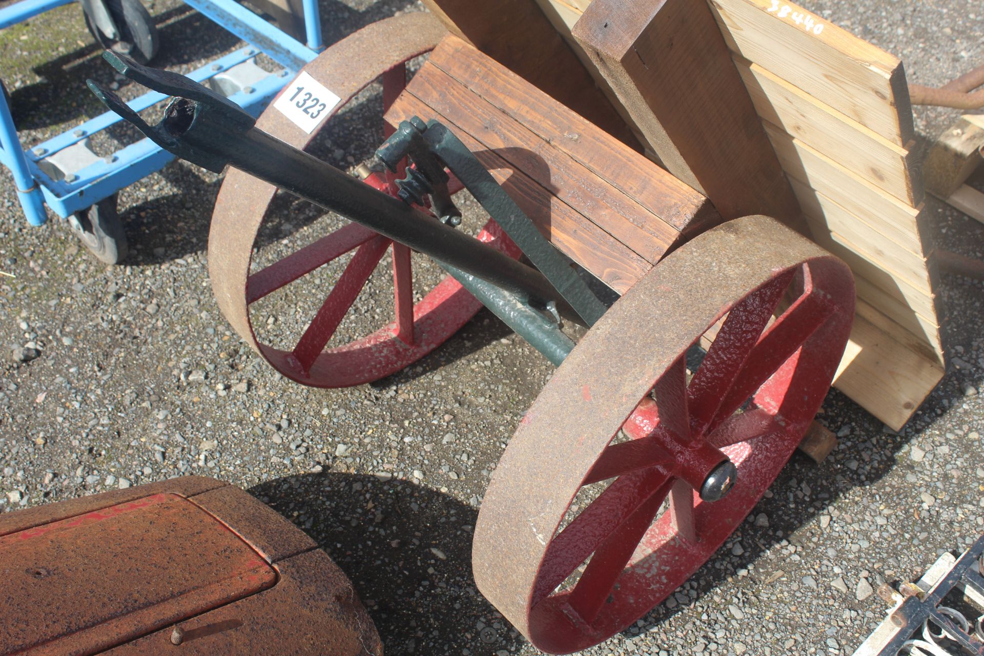 Two wheel cart. - Image 2 of 4