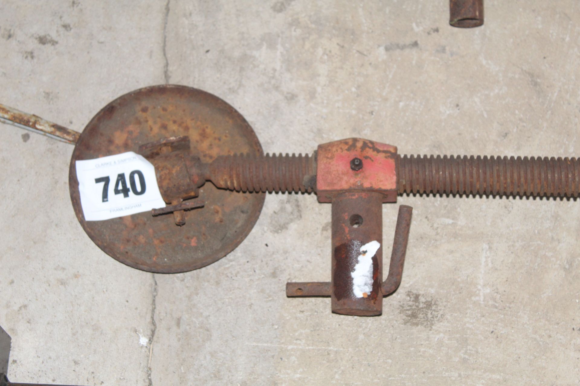 Massey Ferguson baler screw jack. - Image 2 of 3