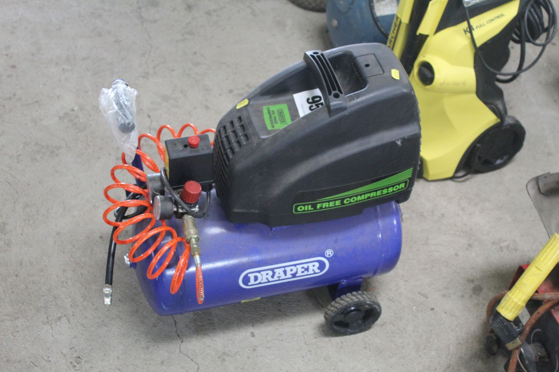Draper compressor. With hose and inflation gun. - Image 2 of 3
